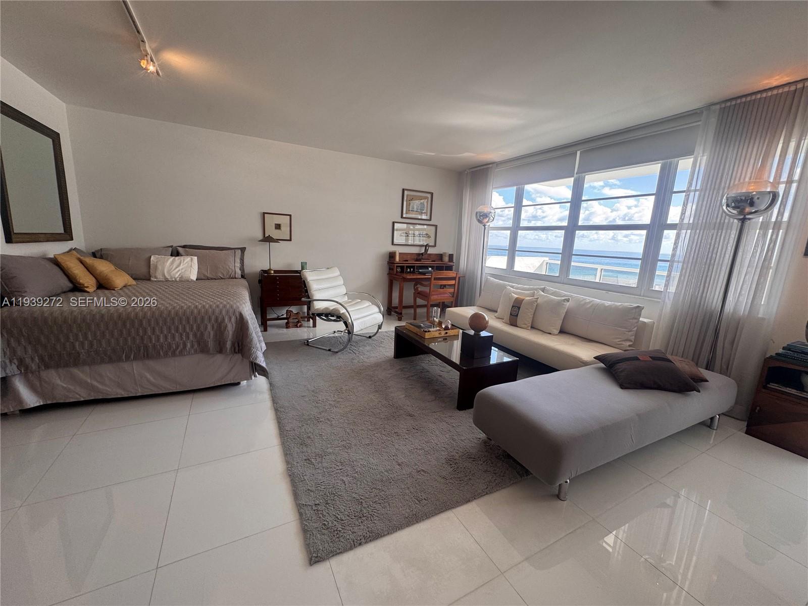 image The Decoplage Condo13