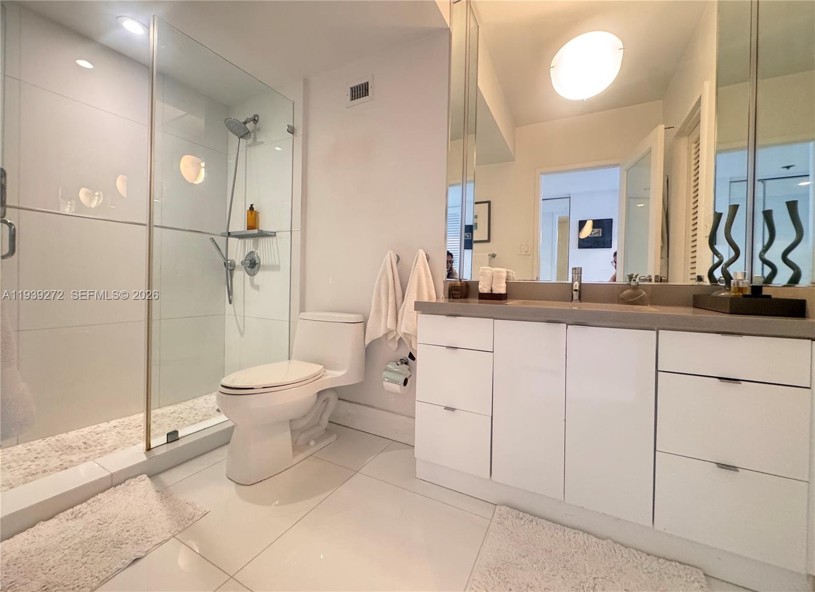 image The Decoplage Condo3