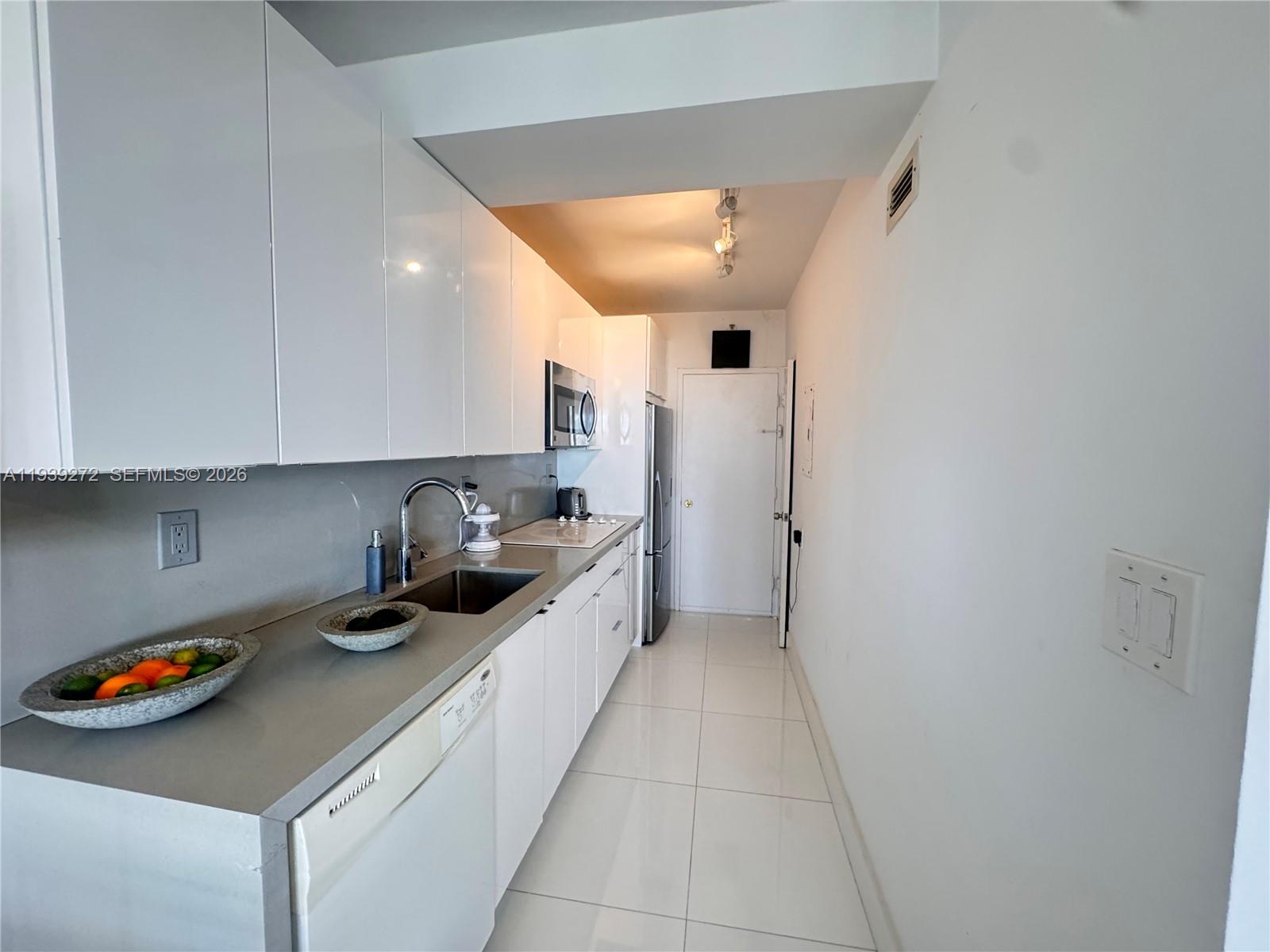 image The Decoplage Condo6