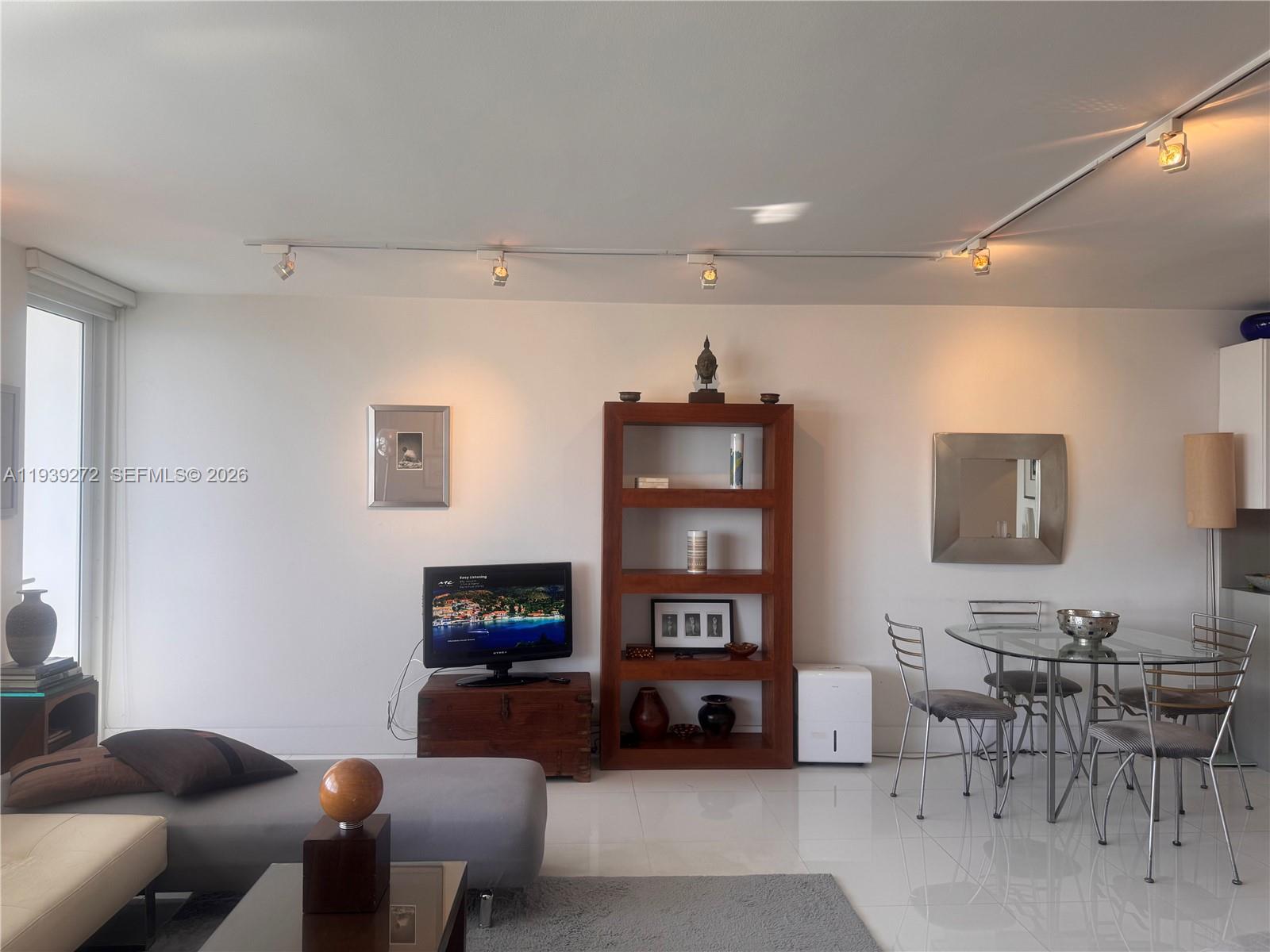 image The Decoplage Condo8