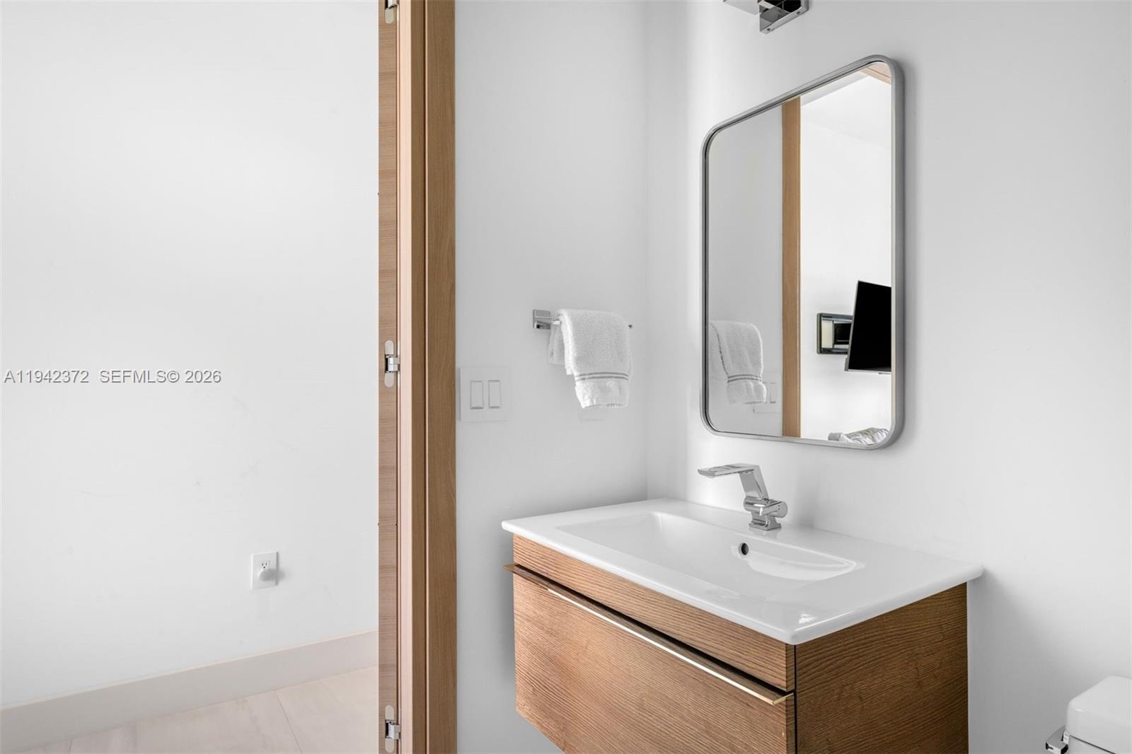 515 Valencia Ave #1103 Coral Gables, FL 33134