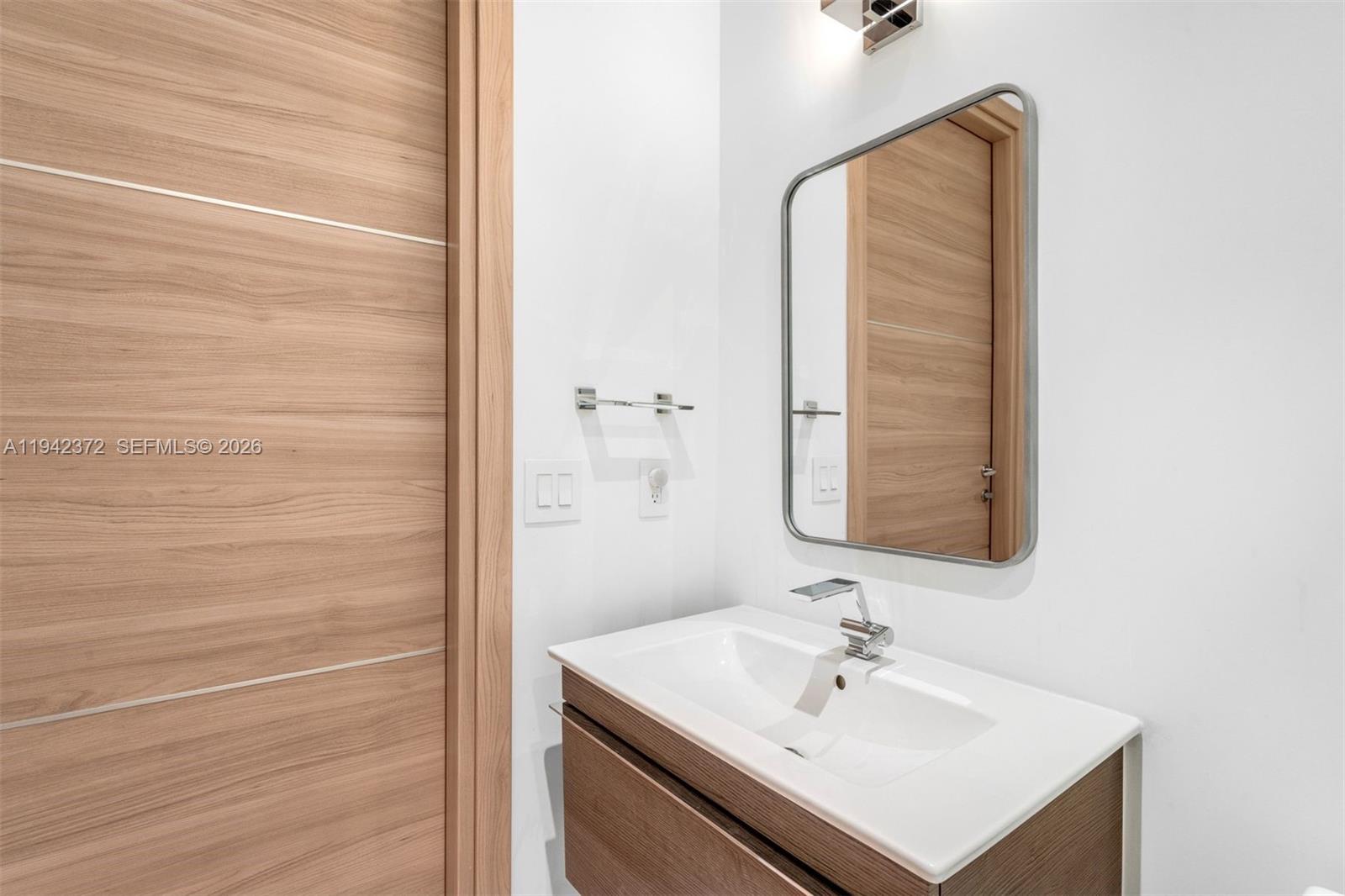 515 Valencia Ave #1103 Coral Gables, FL 33134