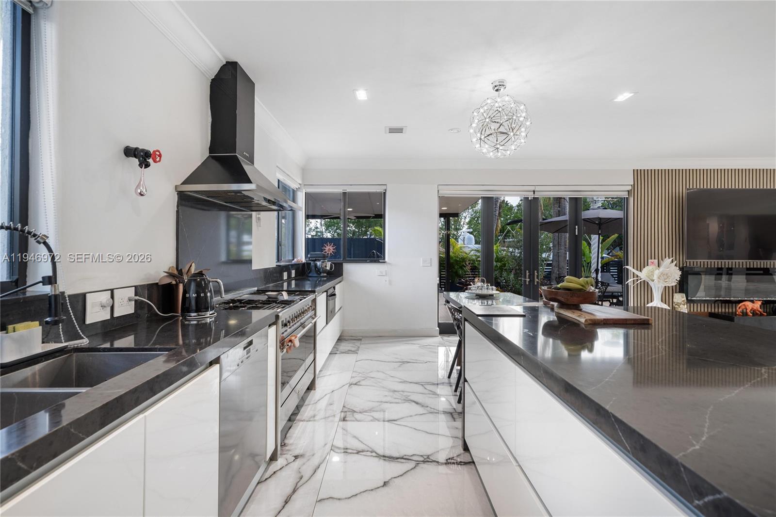 3400 NE 164th St Eastern Shores, FL 33160