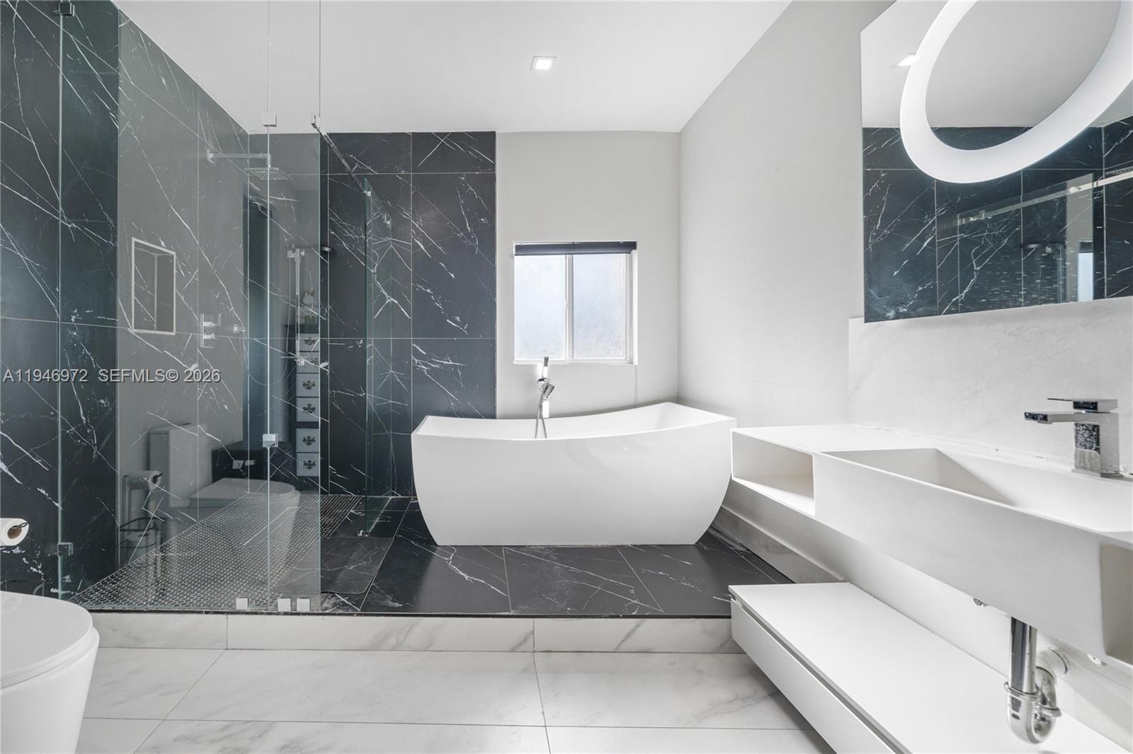 3400 NE 164th St Eastern Shores, FL 33160