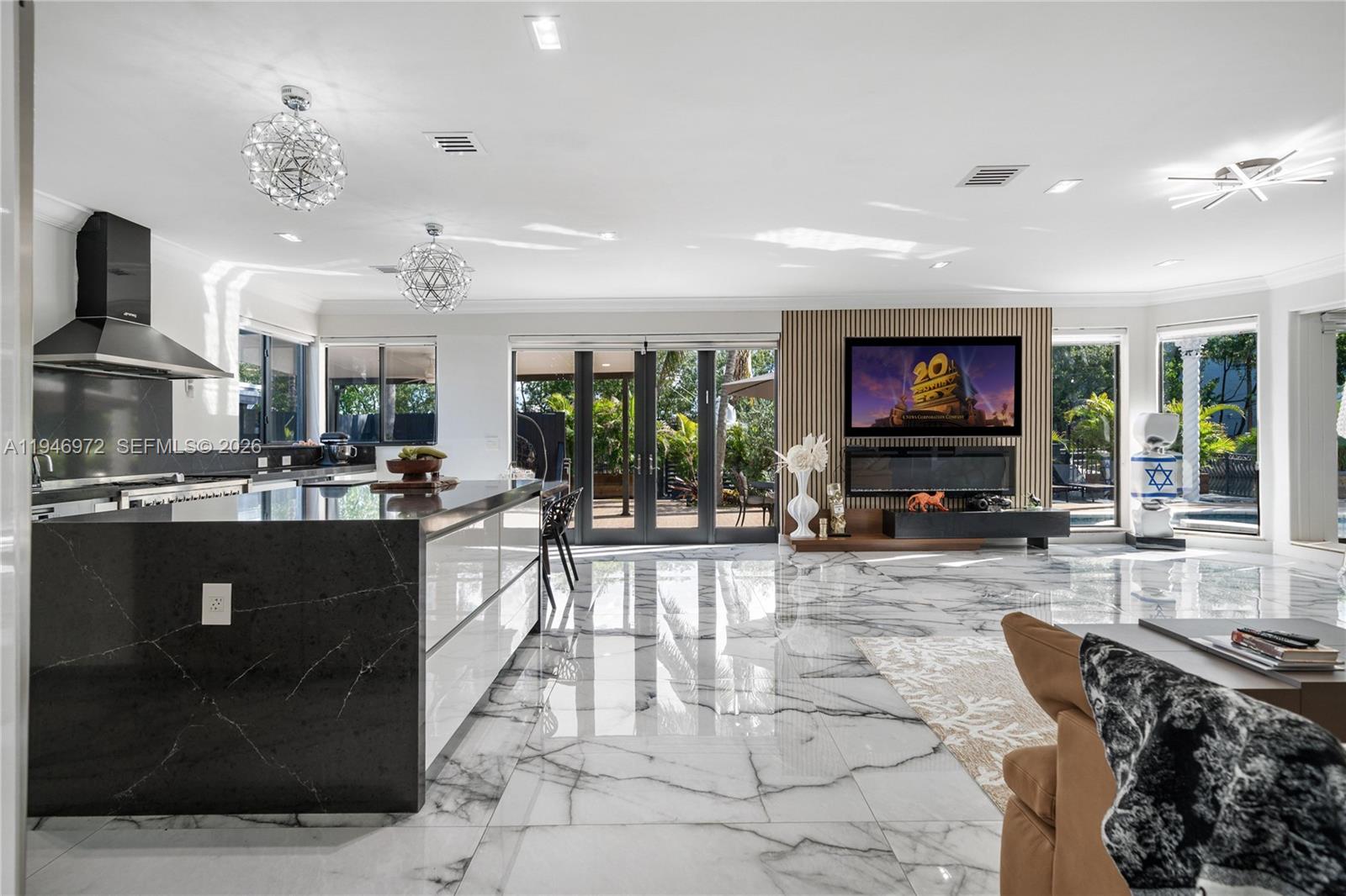 3400 NE 164th St Eastern Shores, FL 33160