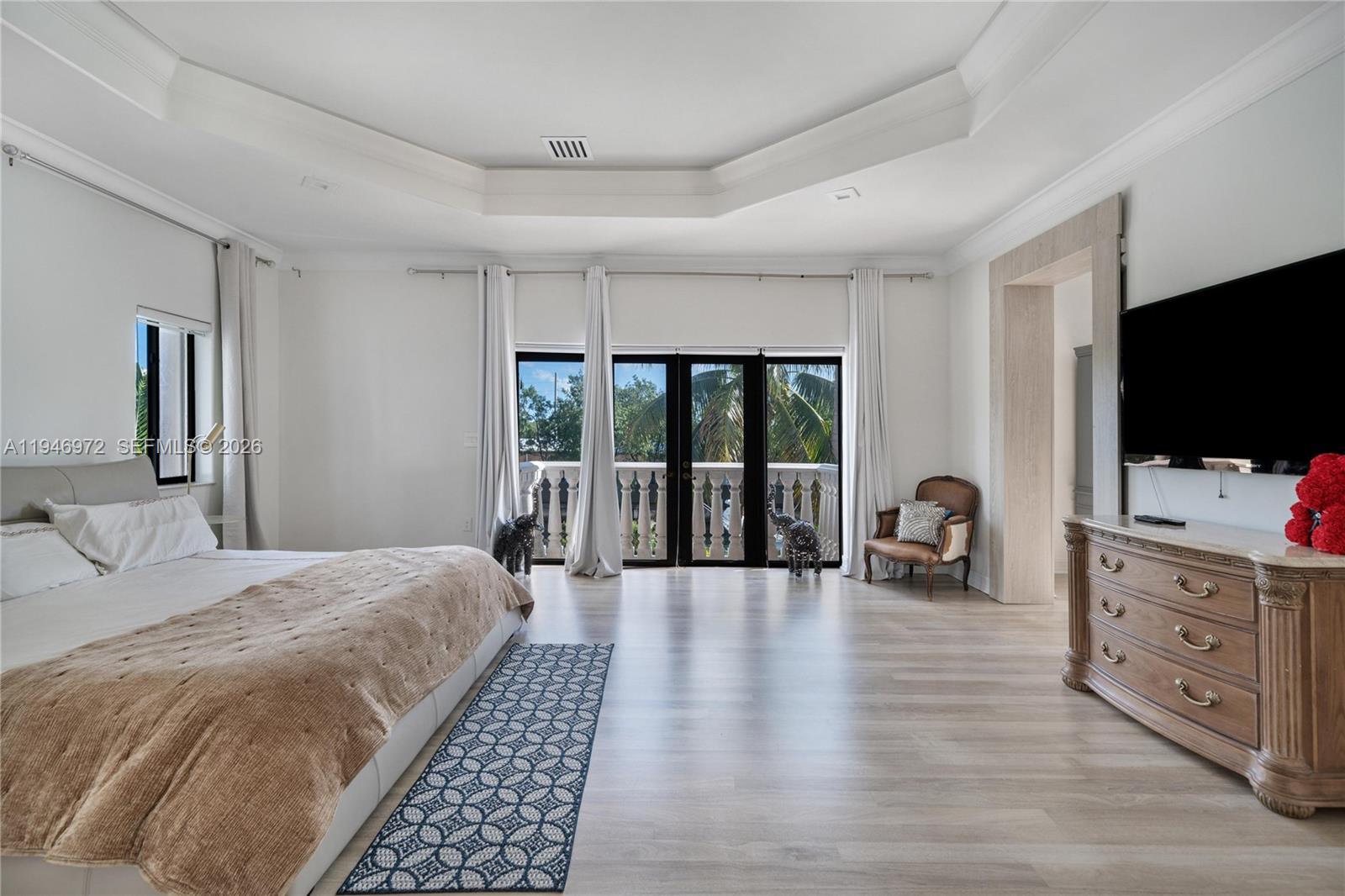 3400 NE 164th St Eastern Shores, FL 33160