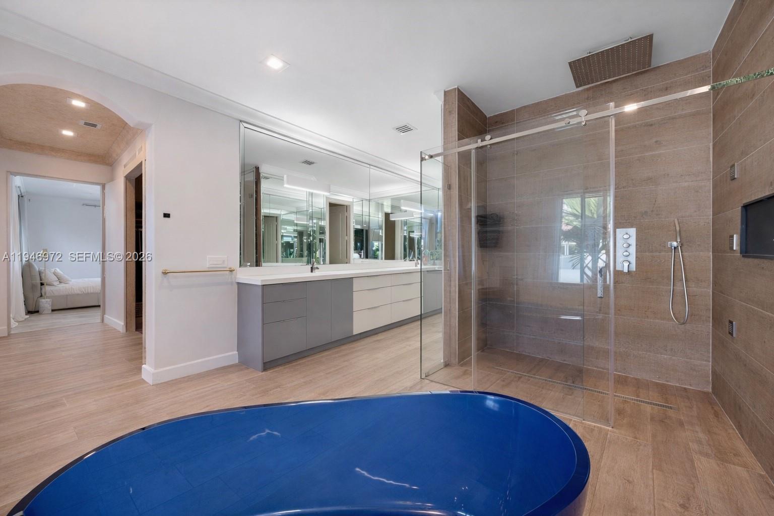 3400 NE 164th St Eastern Shores, FL 33160