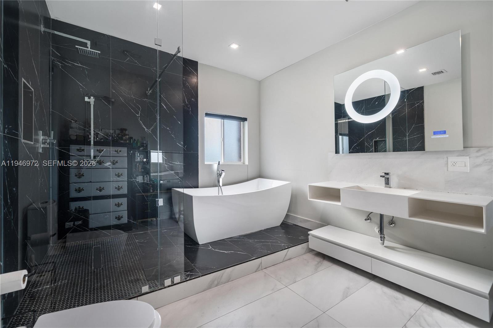 3400 NE 164th St Eastern Shores, FL 33160