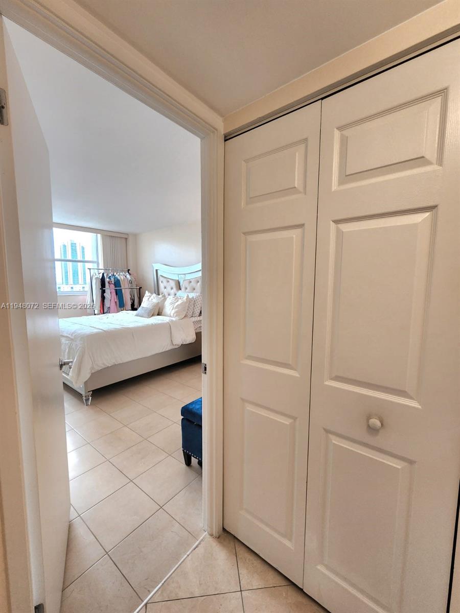 image Winston Towers 70023