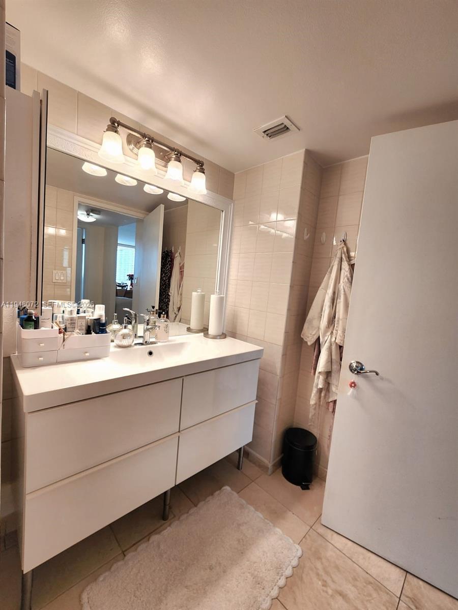 image Winston Towers 70031