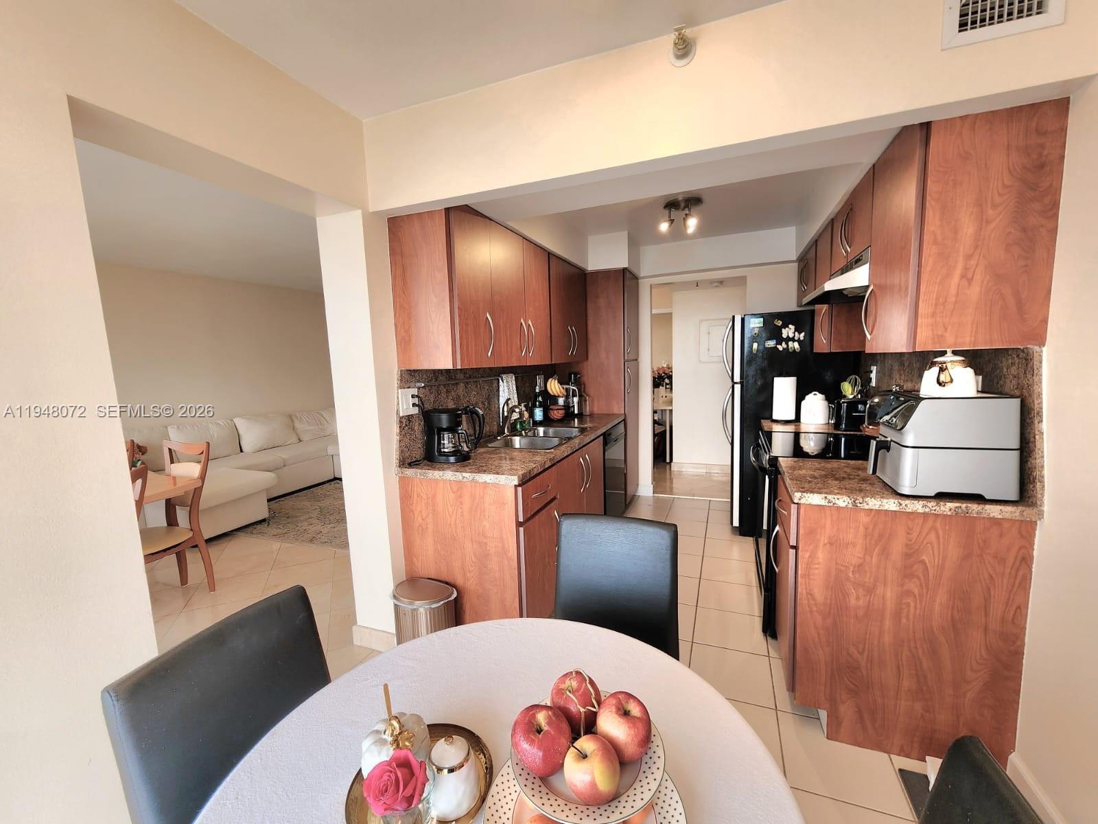 image Winston Towers 7006