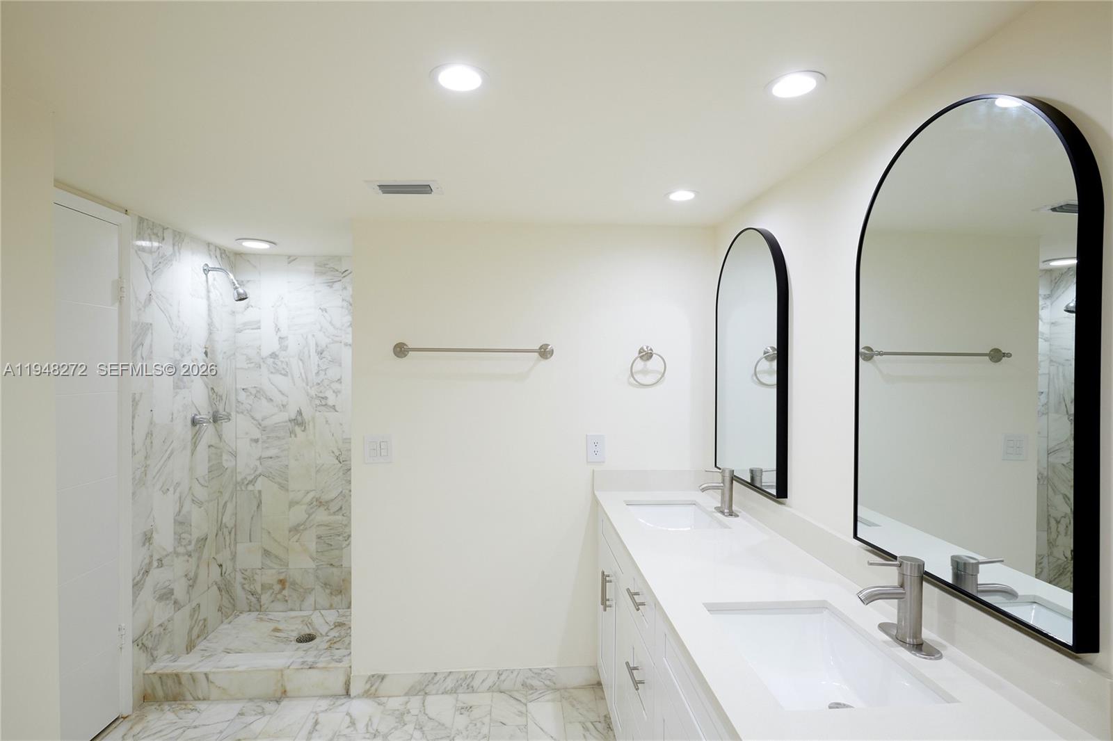 5845 Collins Ave #304 Miami Beach, FL 33140