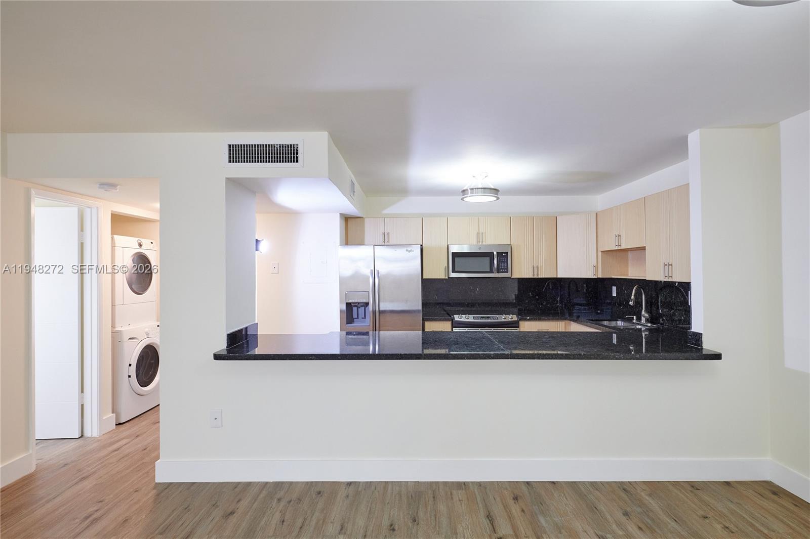 5845 Collins Ave #304 Miami Beach, FL 33140