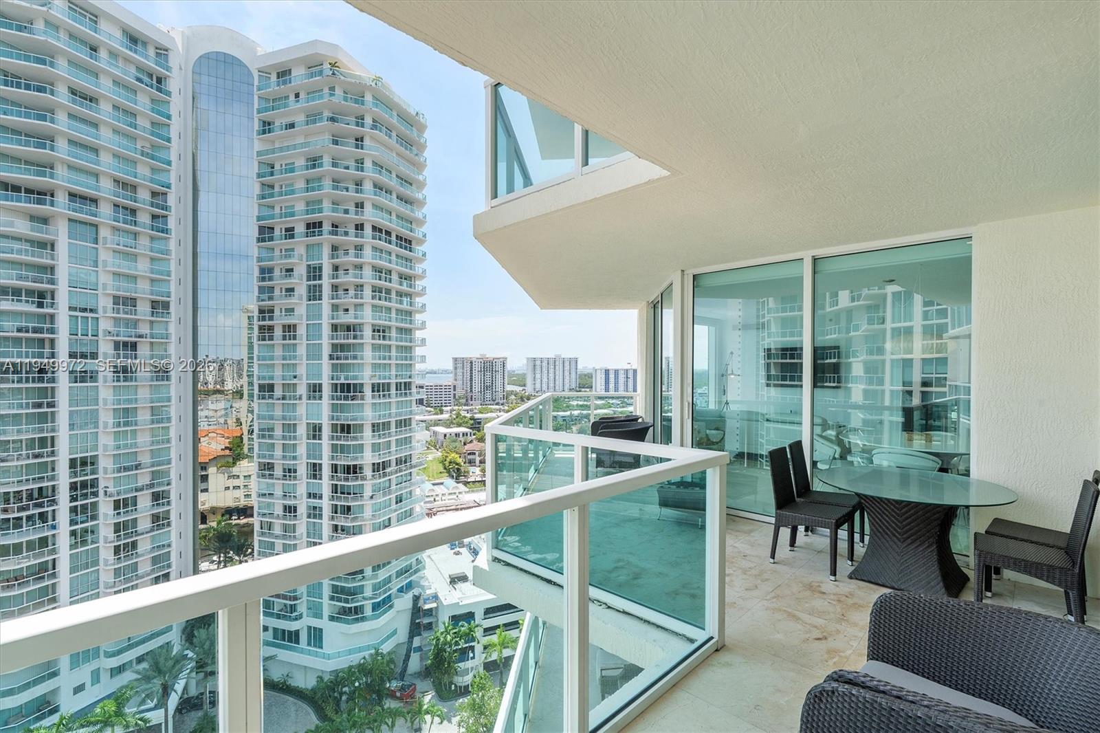 image St Tropez Sunny Isles44