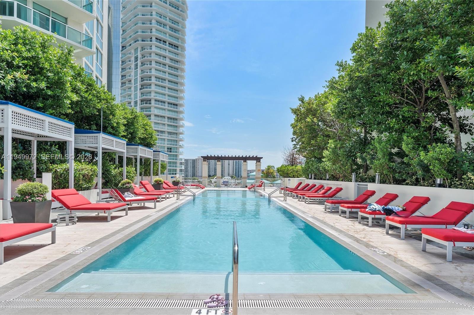 image St Tropez Sunny Isles45