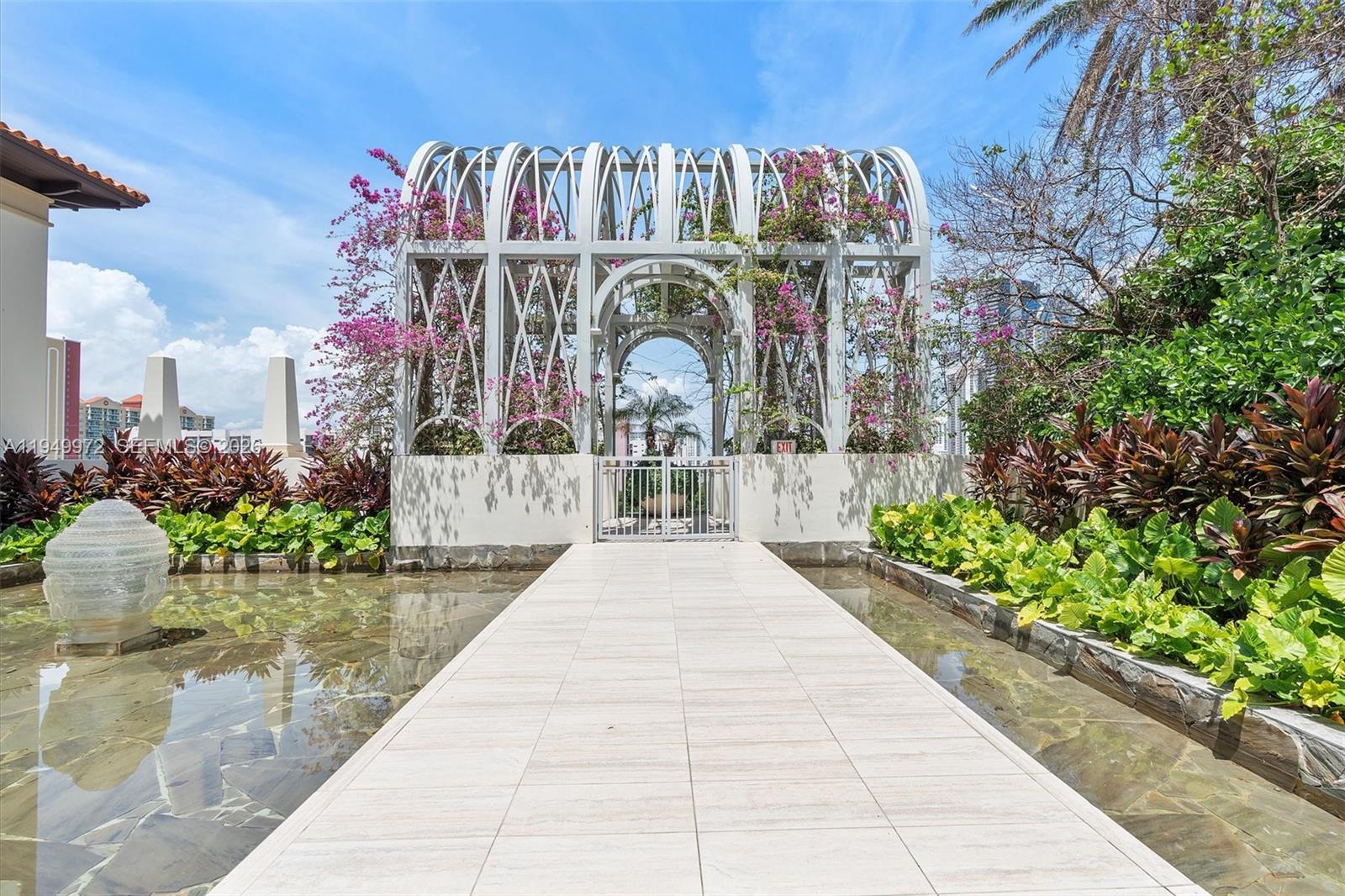 image St Tropez Sunny Isles46