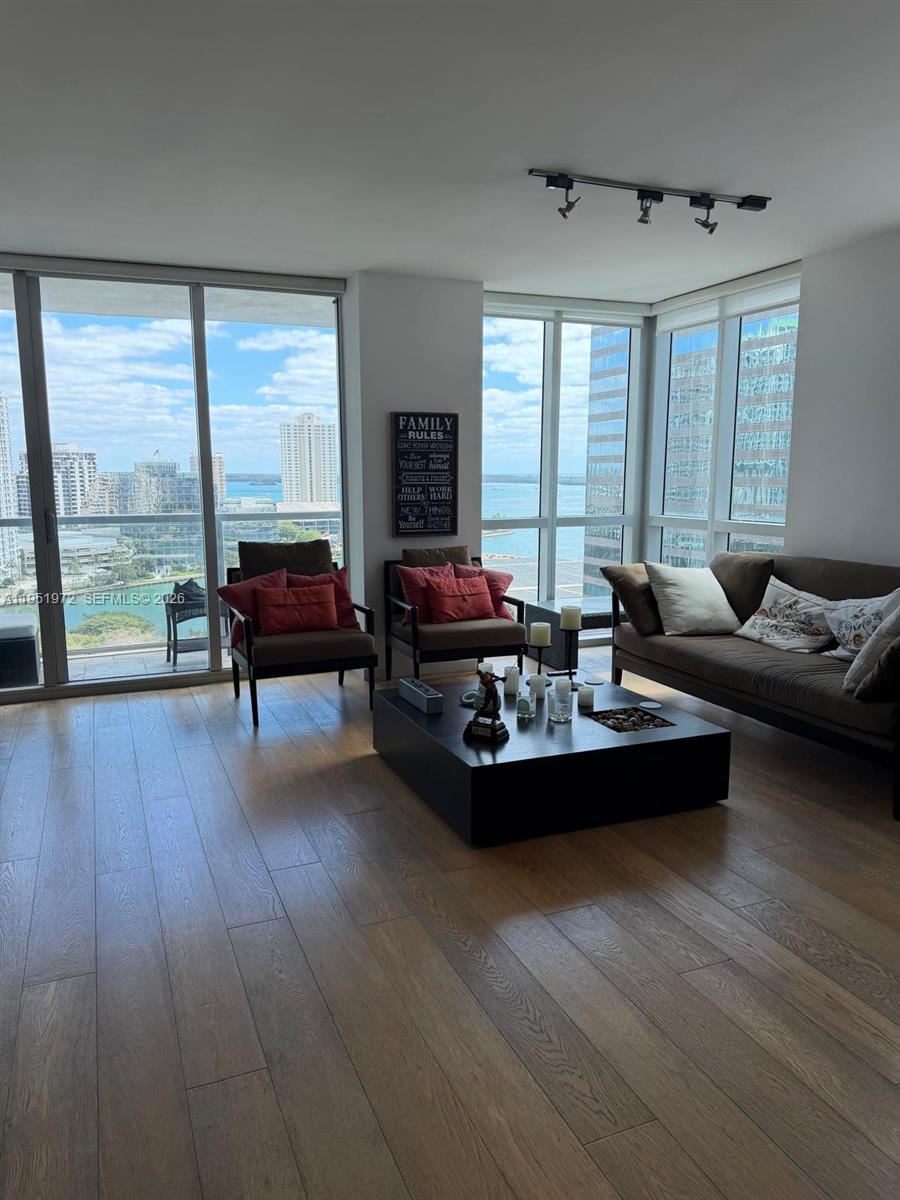 image 500 Brickell East2