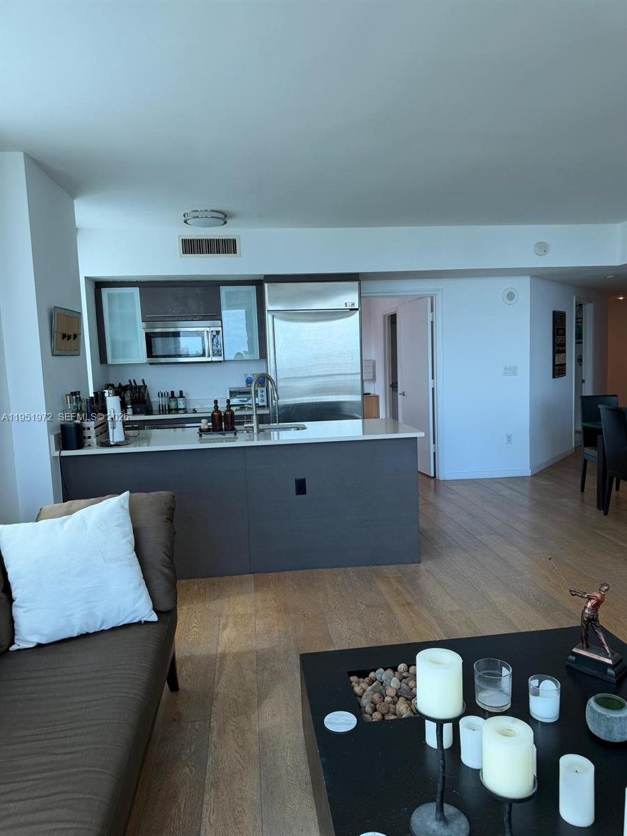 image 500 Brickell East5