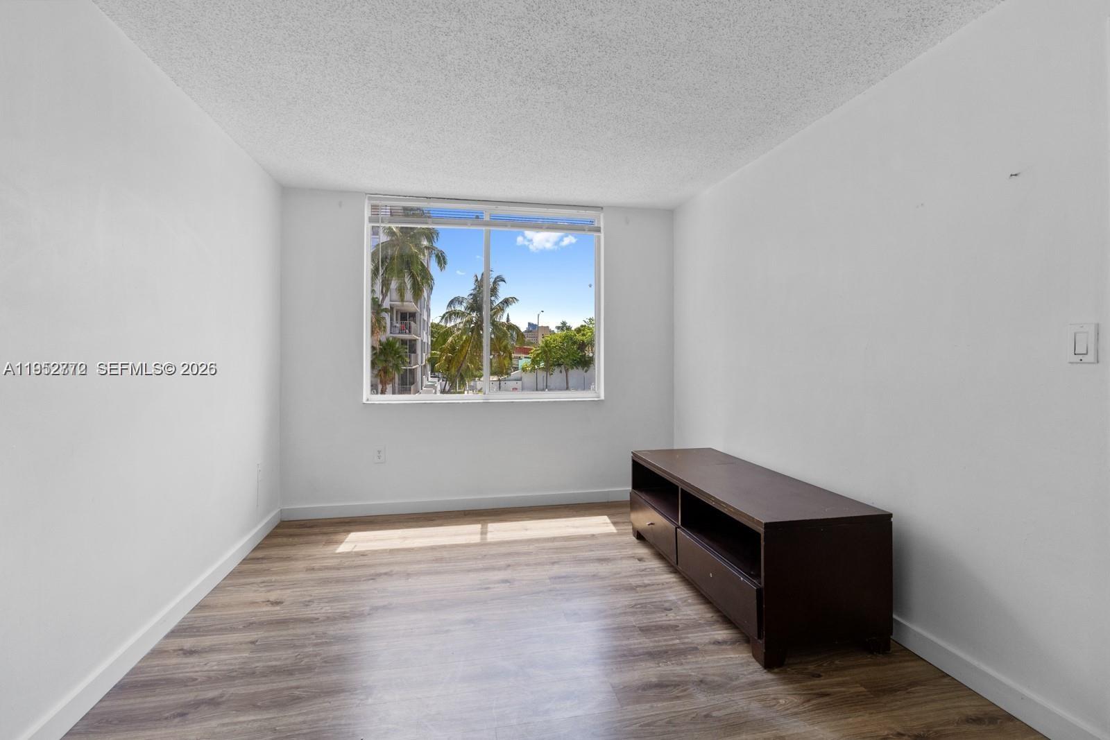 1720 NW N Riv Dr #308 Miami, FL 33125