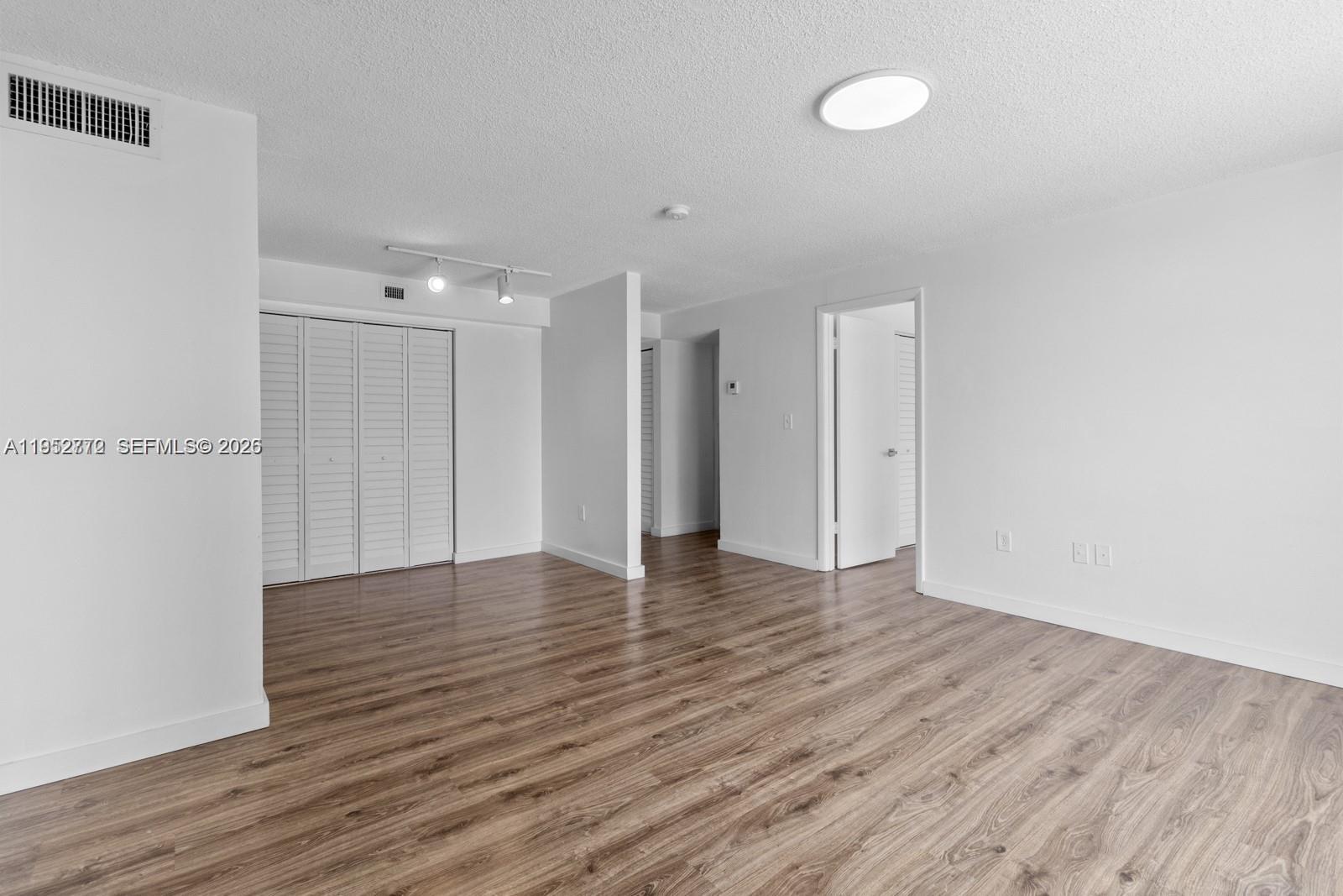 1720 NW N Riv Dr #308 Miami, FL 33125