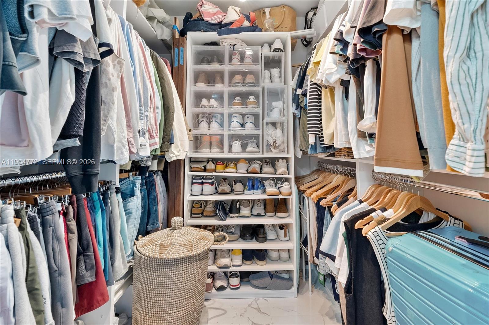 image 1800 Biscayne Plaza23