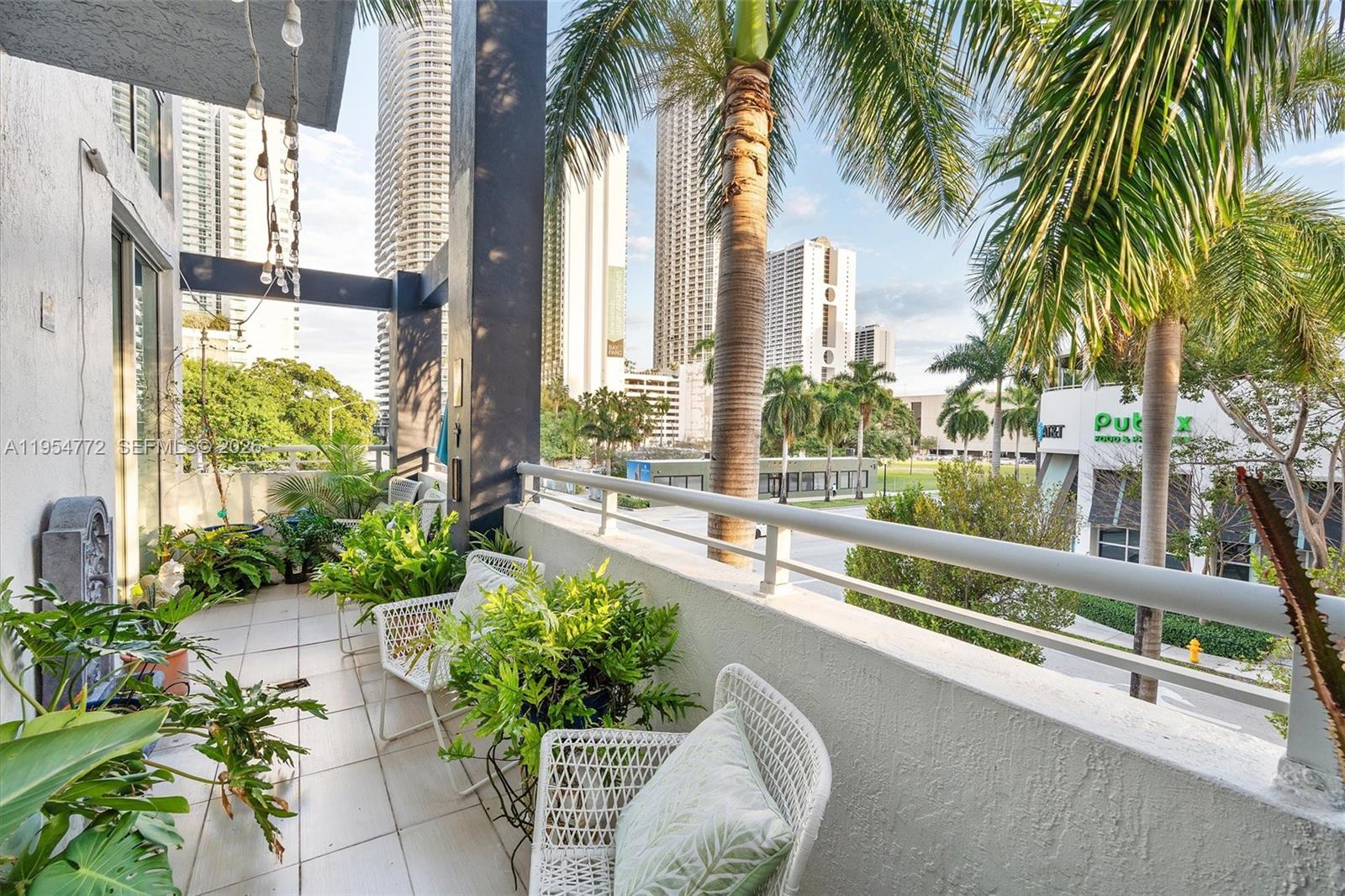 image 1800 Biscayne Plaza28