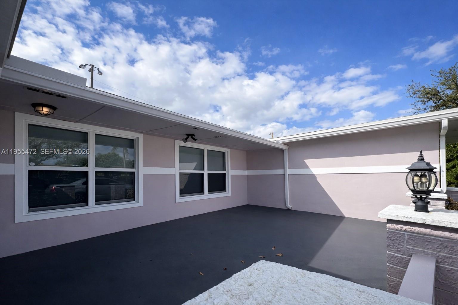 710 NW 78th Ave Pembroke Pines, FL 33024