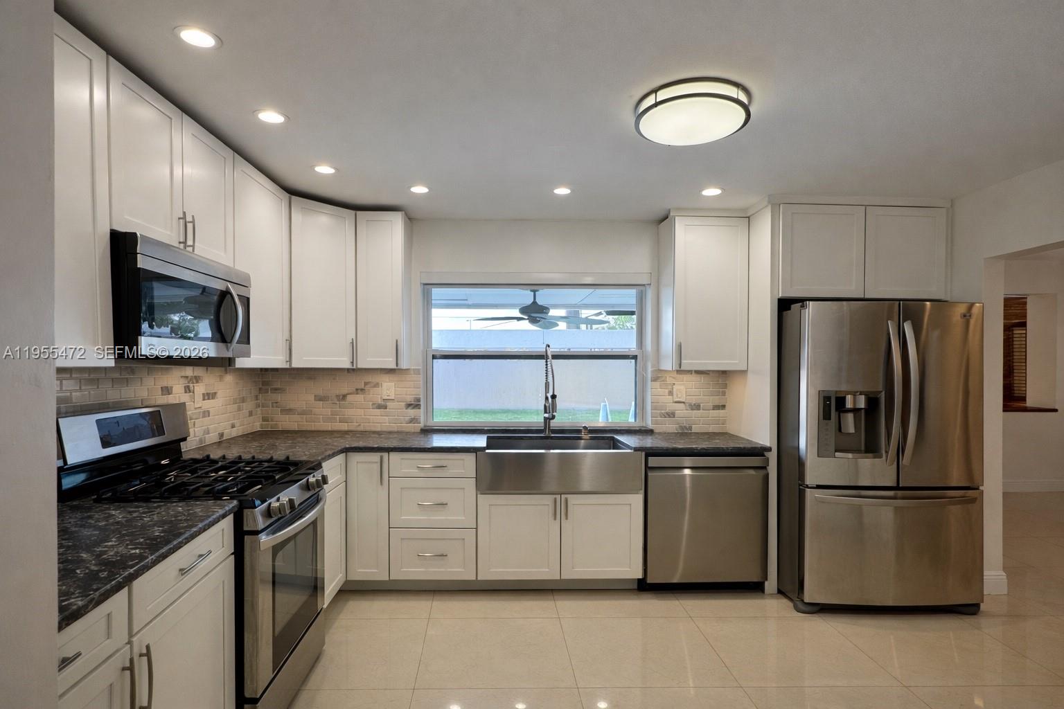 710 NW 78th Ave Pembroke Pines, FL 33024