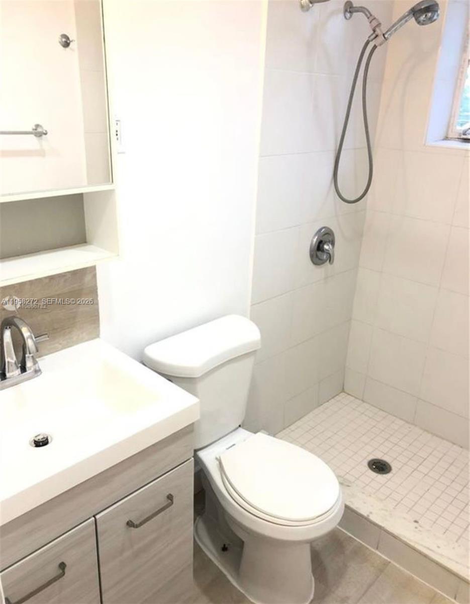 Undisclosed Address Miami Beach, FL 33141