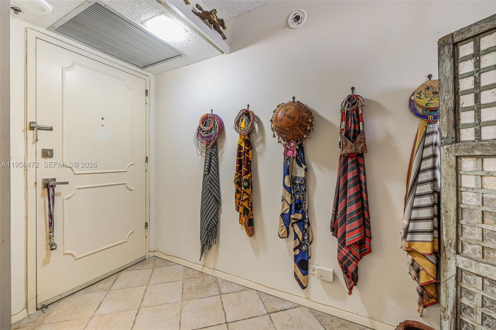 6039 Collins Ave #833 Miami Beach, FL 33140