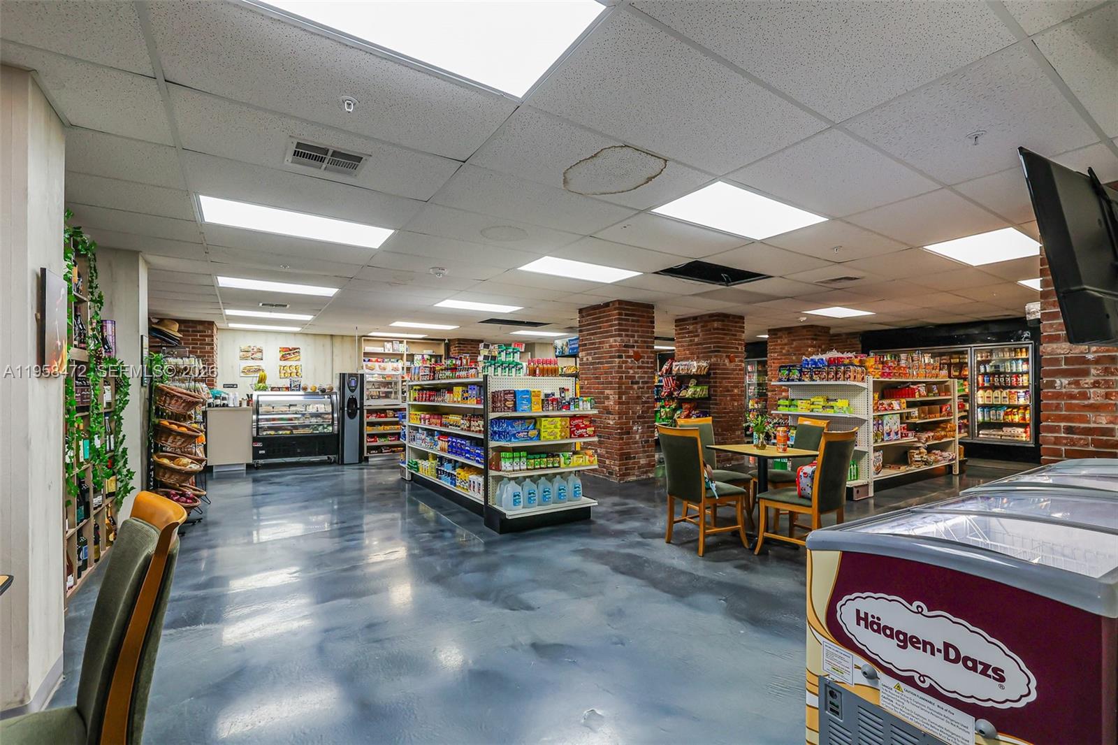 6039 Collins Ave #833 Miami Beach, FL 33140