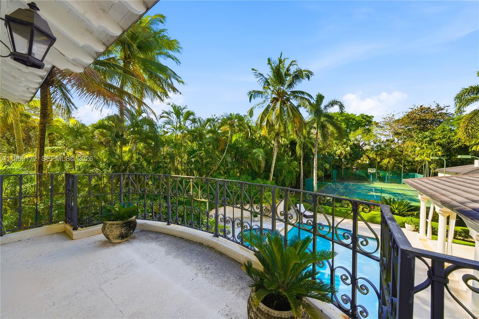 8400 SW 52nd Ave Miami, FL 33143