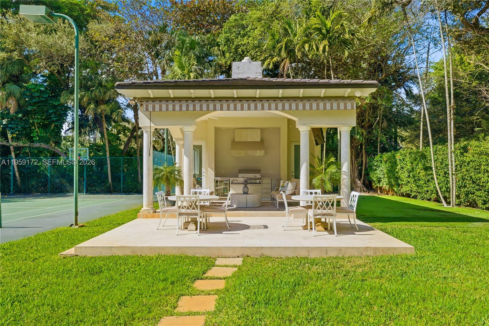 8400 SW 52nd Ave Miami, FL 33143