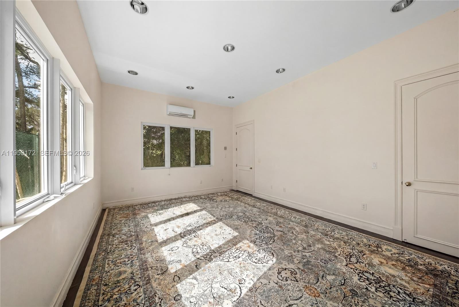 8400 SW 52nd Ave Miami, FL 33143