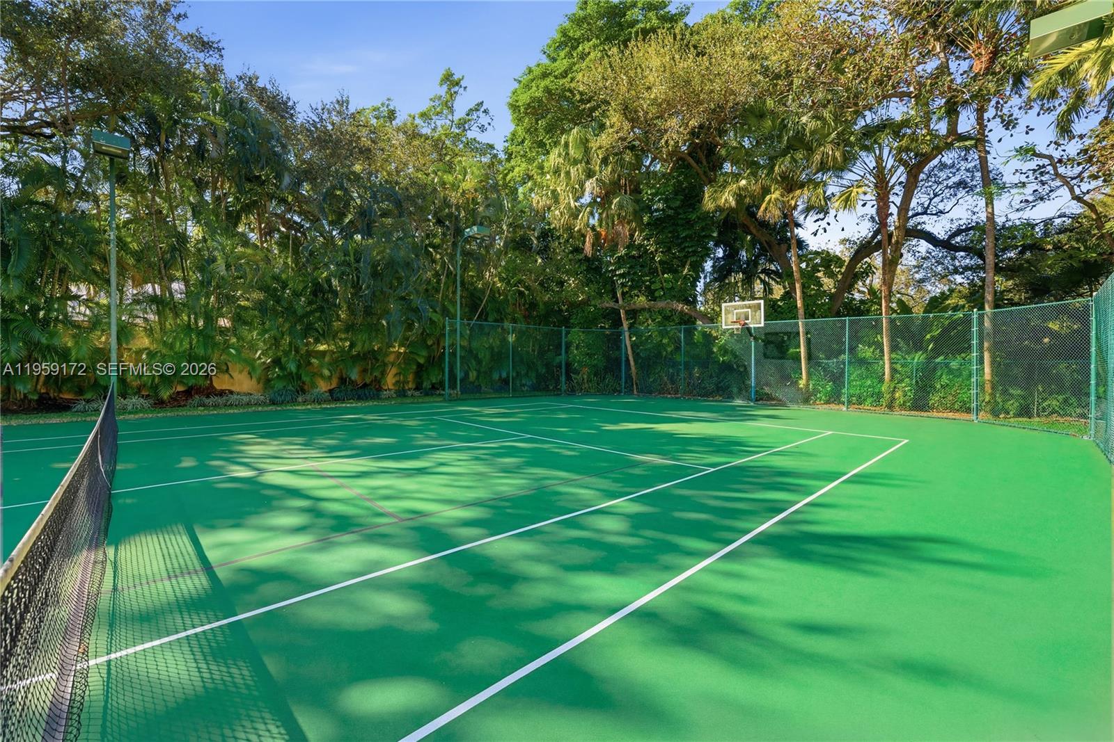 8400 SW 52nd Ave Miami, FL 33143