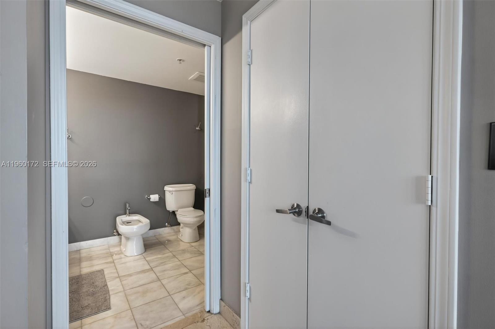 image Blue on the Bay32