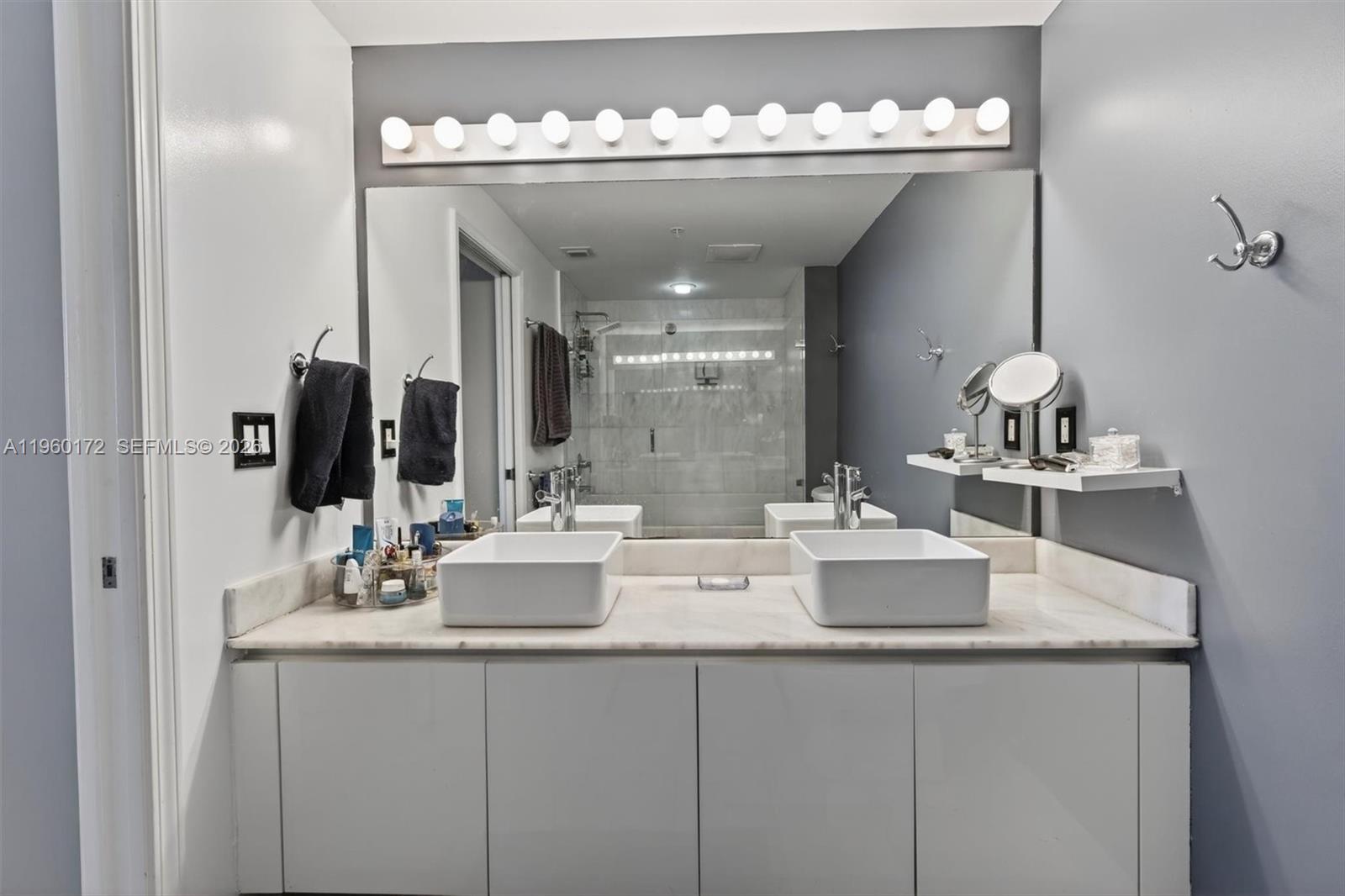 image Blue on the Bay33