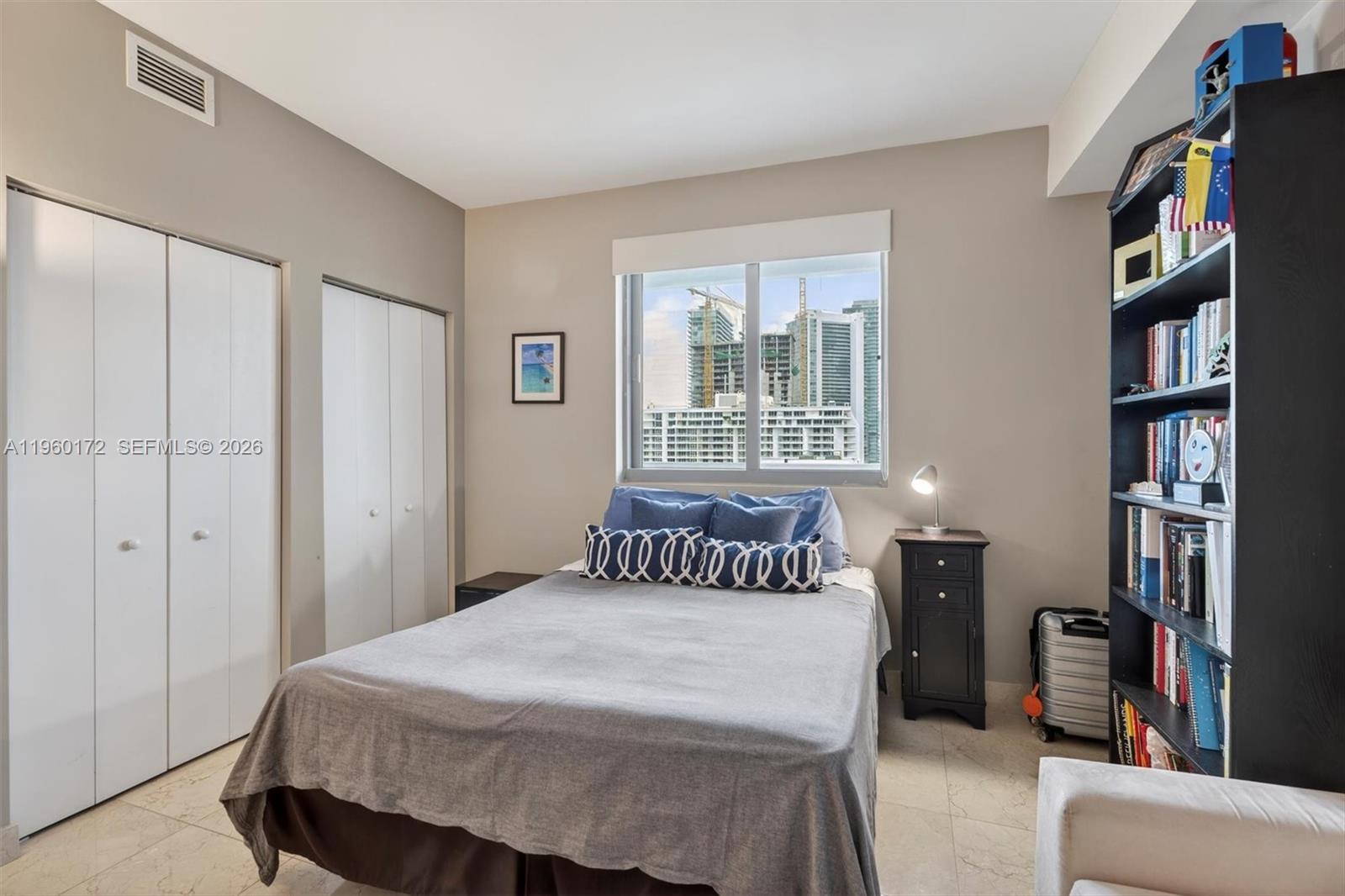 image Blue on the Bay37