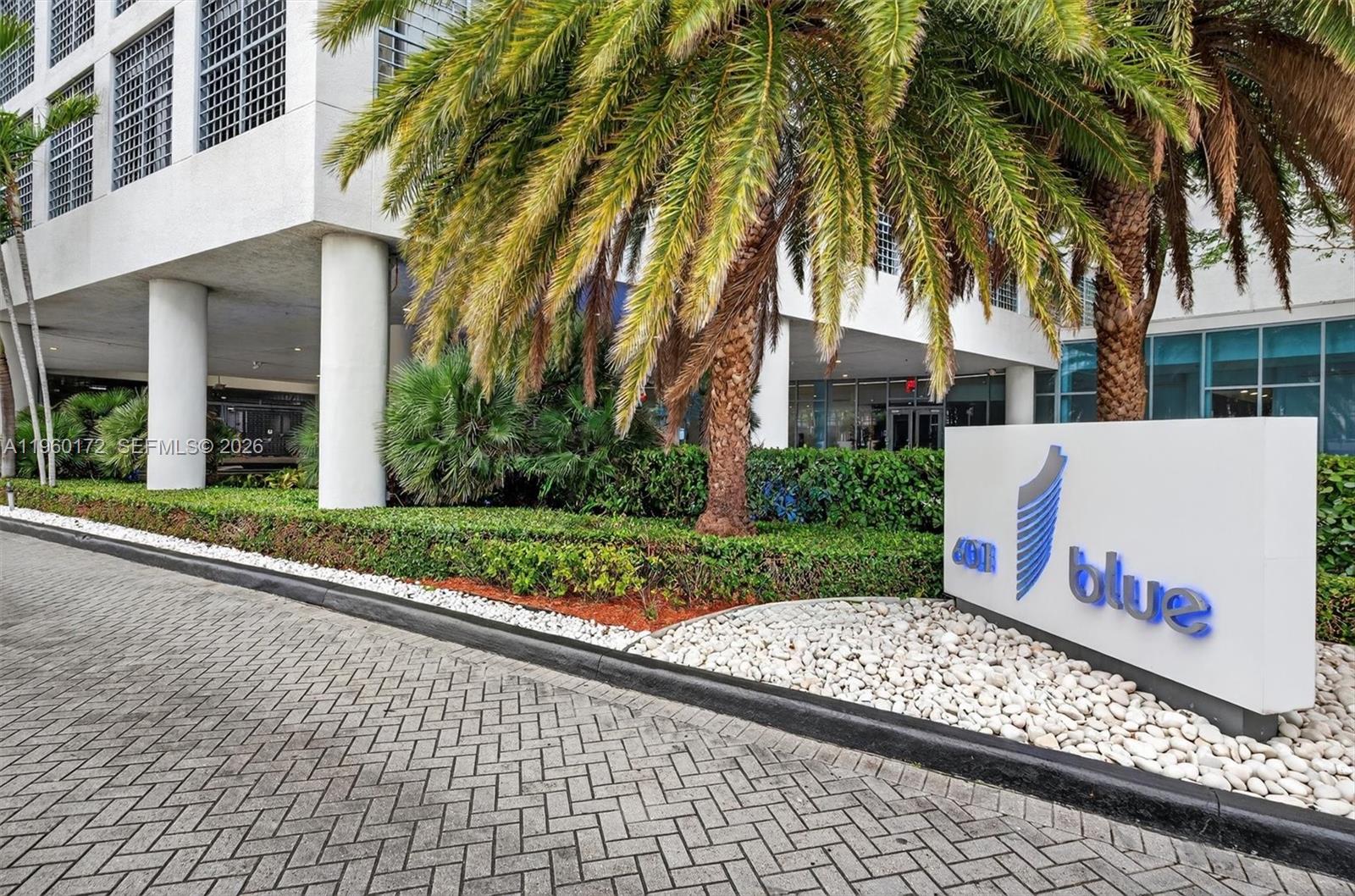 image Blue on the Bay3