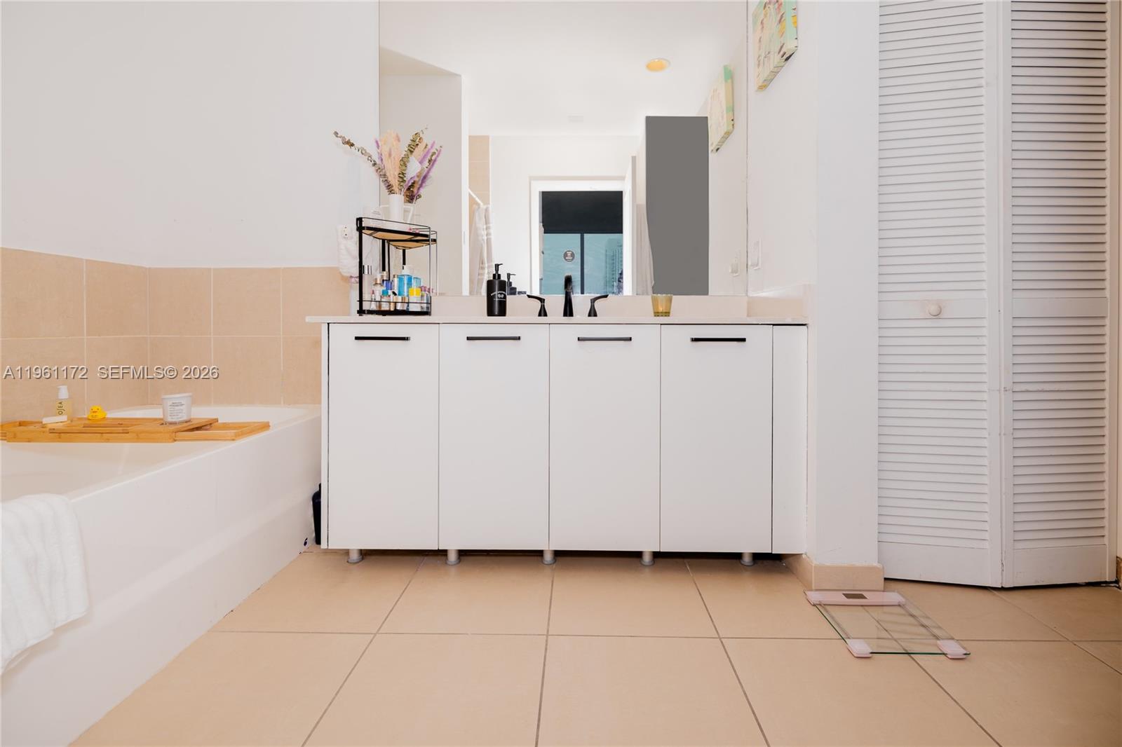 image Gallery Art Condos16