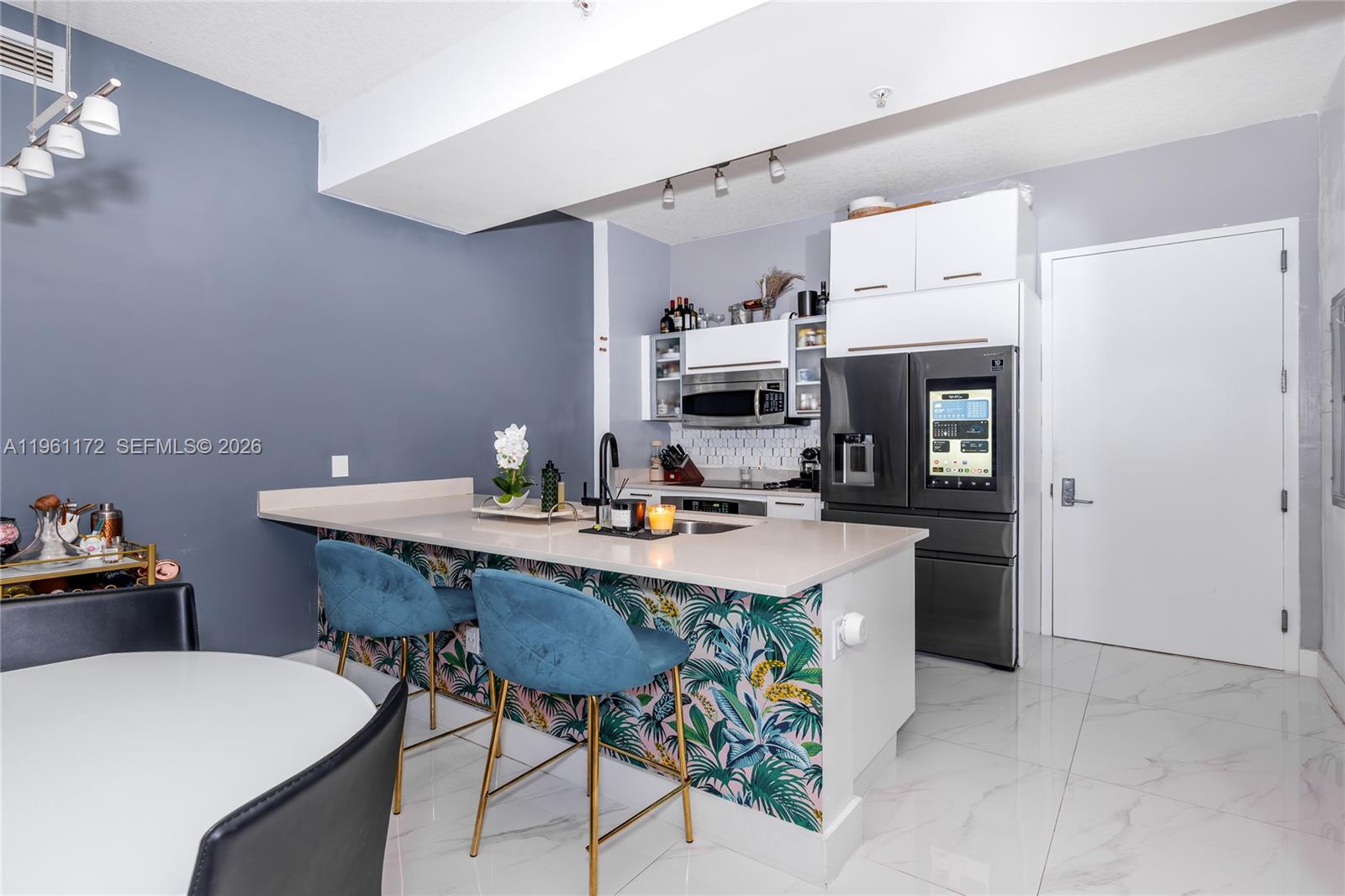 image Gallery Art Condos1