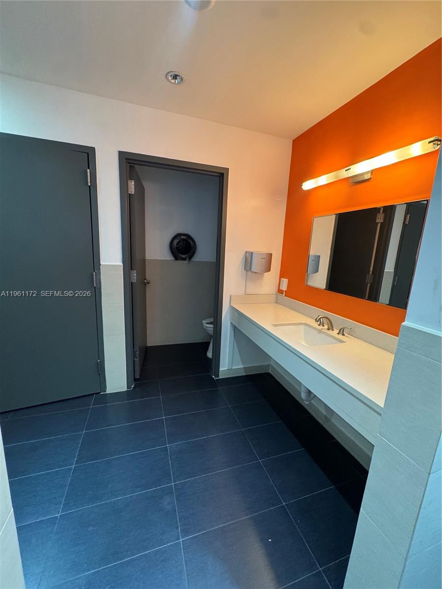 image Gallery Art Condos37