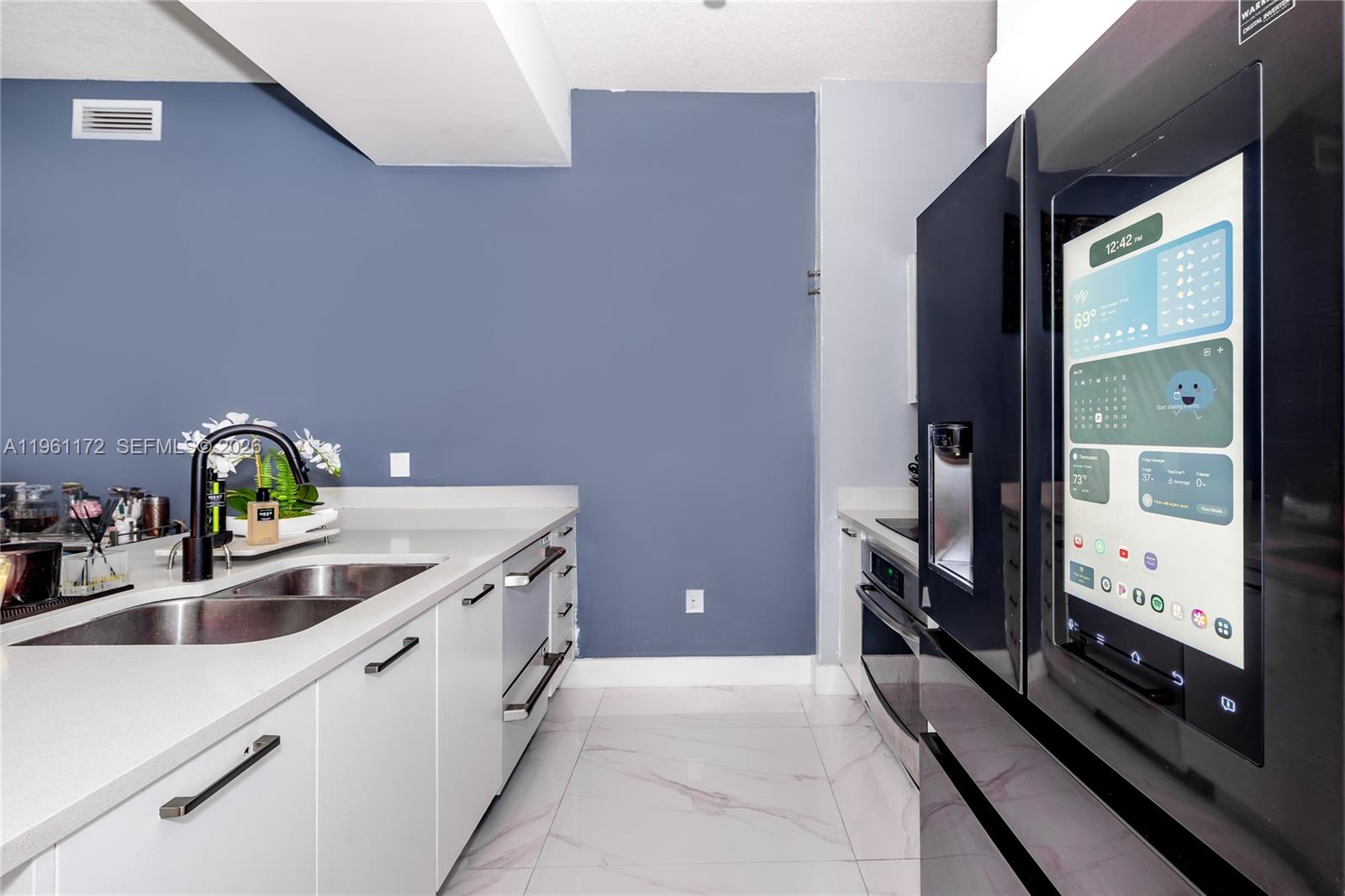 image Gallery Art Condos5