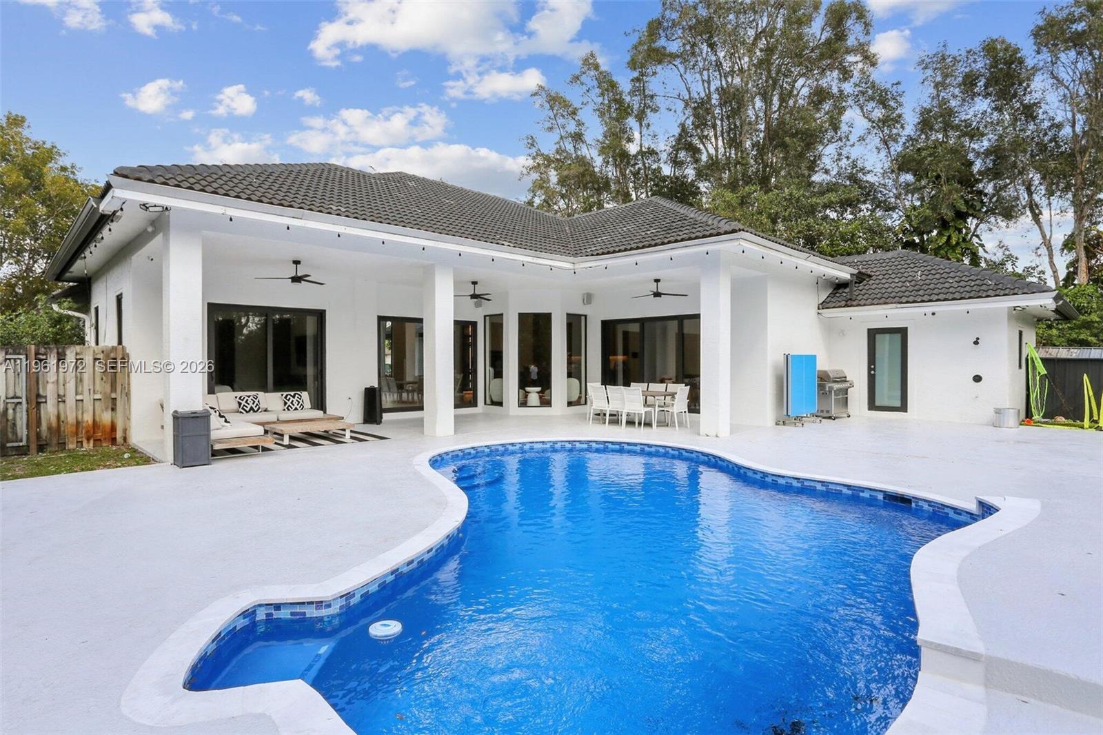 12100 NW 21st Ct Plantation, FL 33323