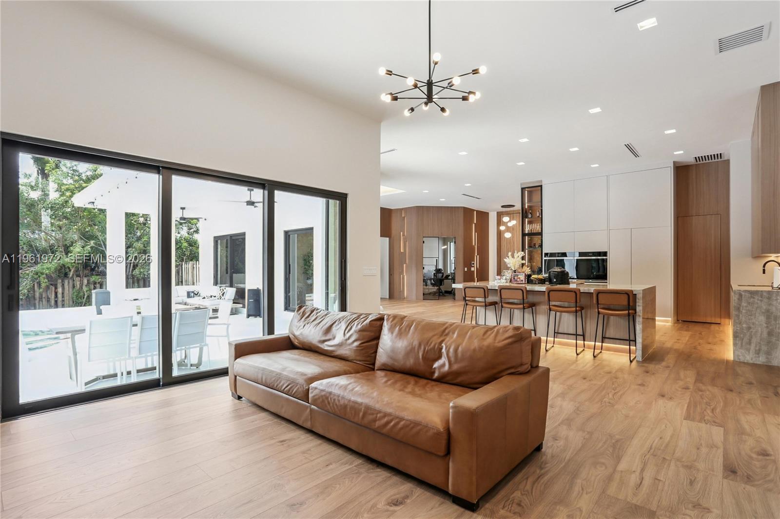 12100 NW 21st Ct Plantation, FL 33323