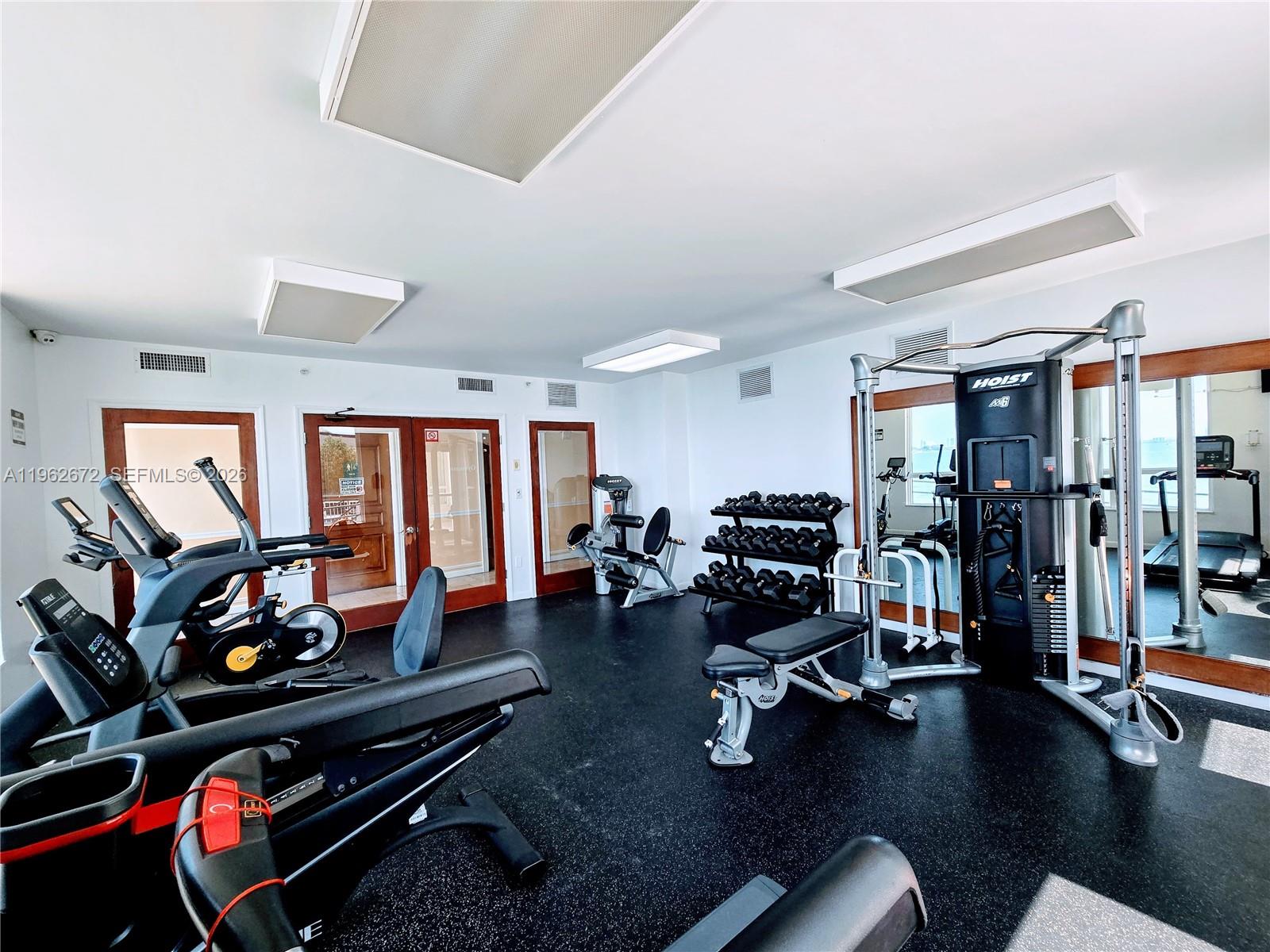 1625 Kennedy Cswy #1207C North Bay Village, FL 33141