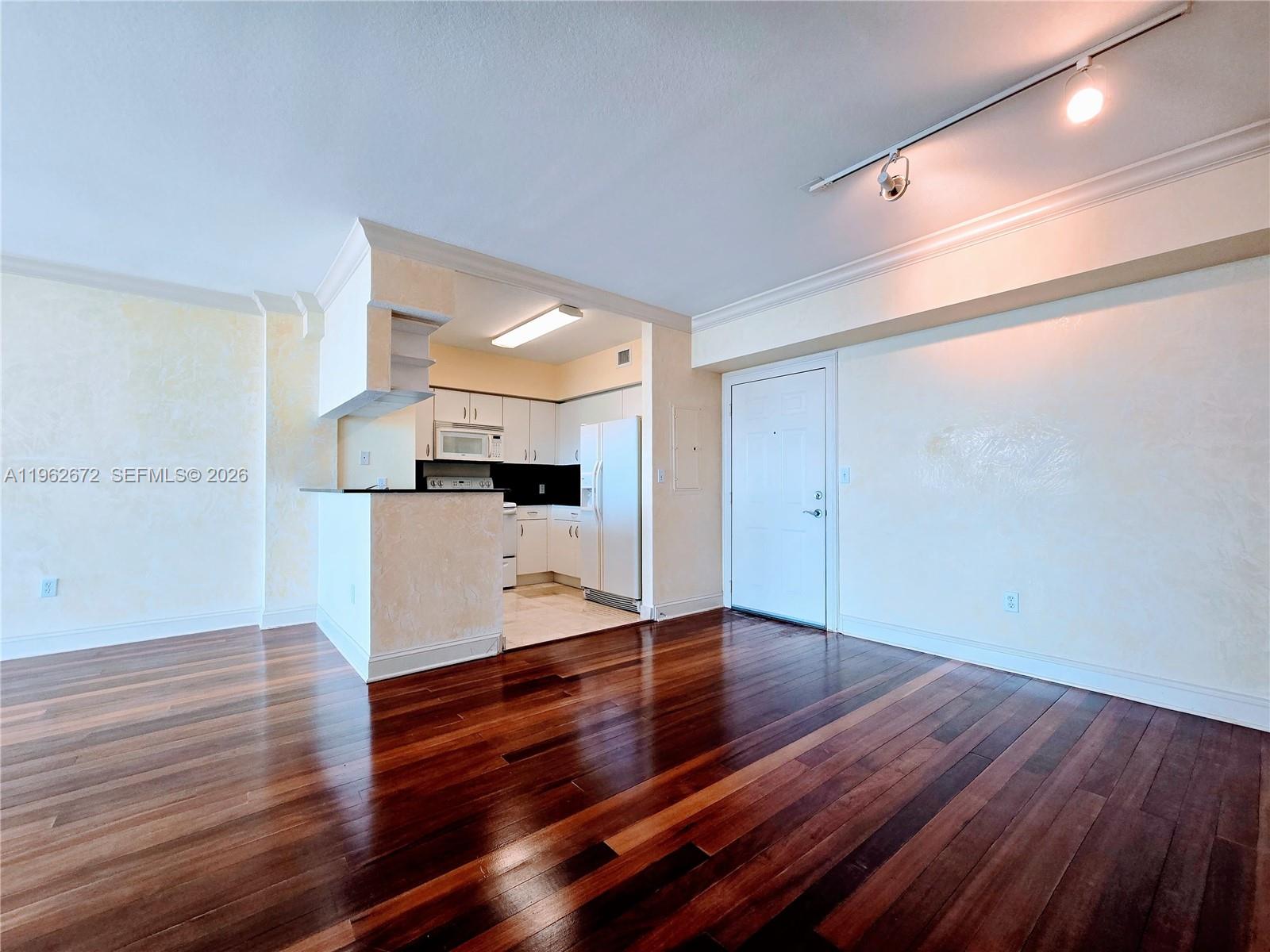 1625 Kennedy Cswy #1207C North Bay Village, FL 33141