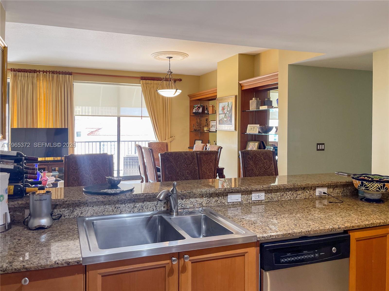 image 55 Merrick Condo12