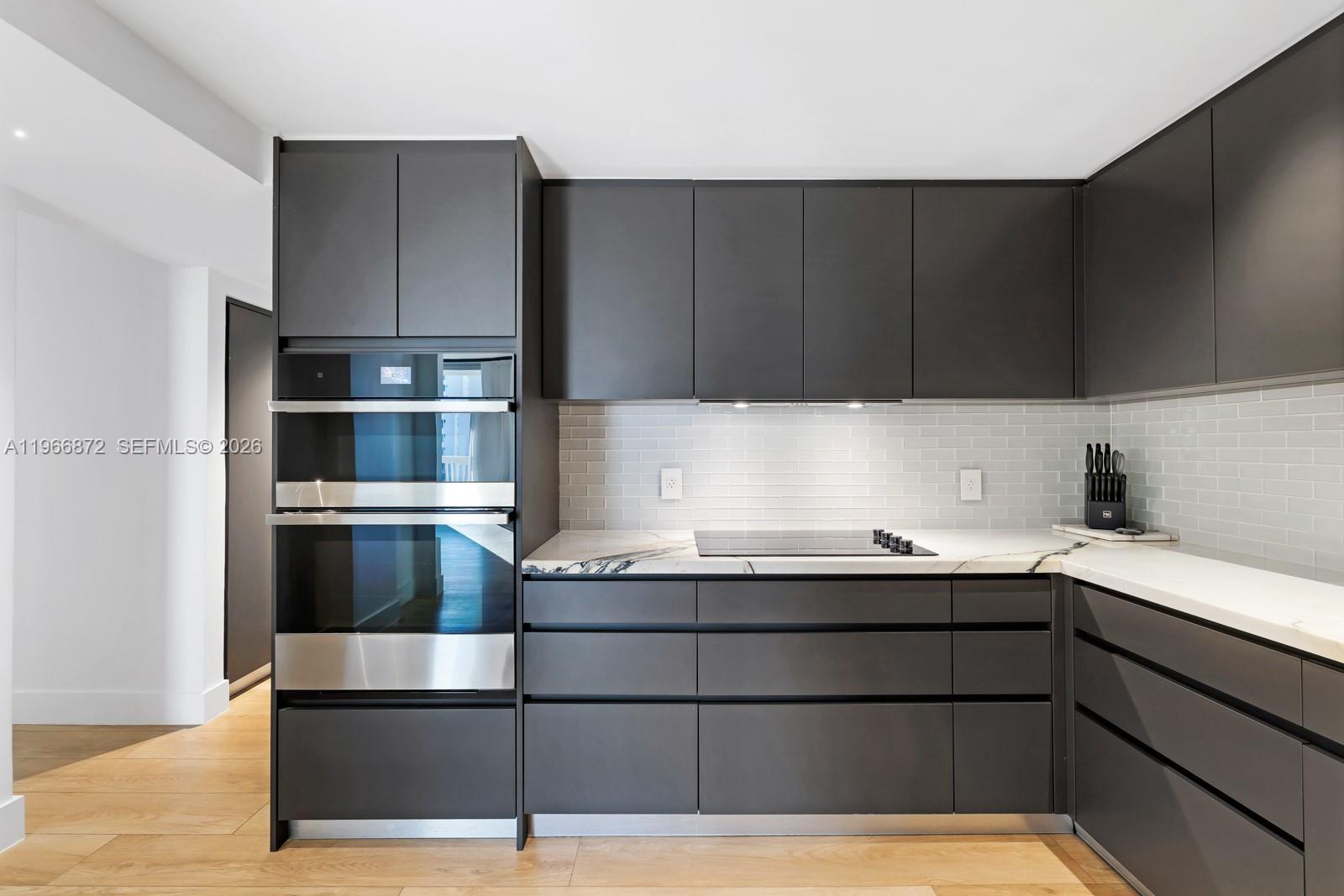 9111 E Bay Hbr Dr #PH-D Bay Harbor Islands, FL 33154