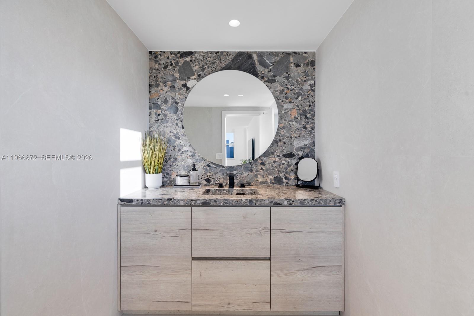 9111 E Bay Hbr Dr #PH-D Bay Harbor Islands, FL 33154